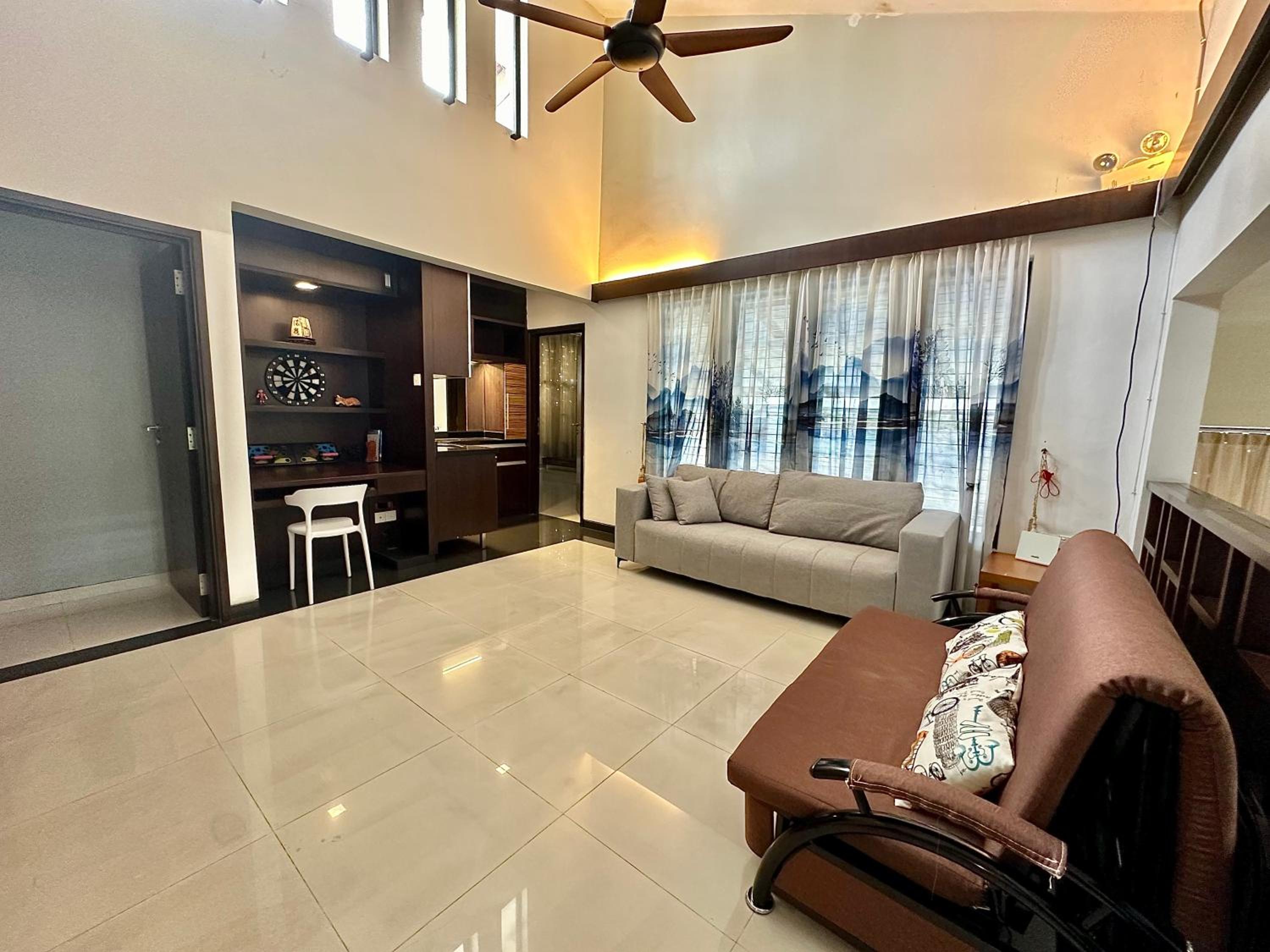 LF Tropical Pool Villa 1 l BBQ l Netflix l KTV l Private Pool l Mt Austin l 6&1R up to 20pax