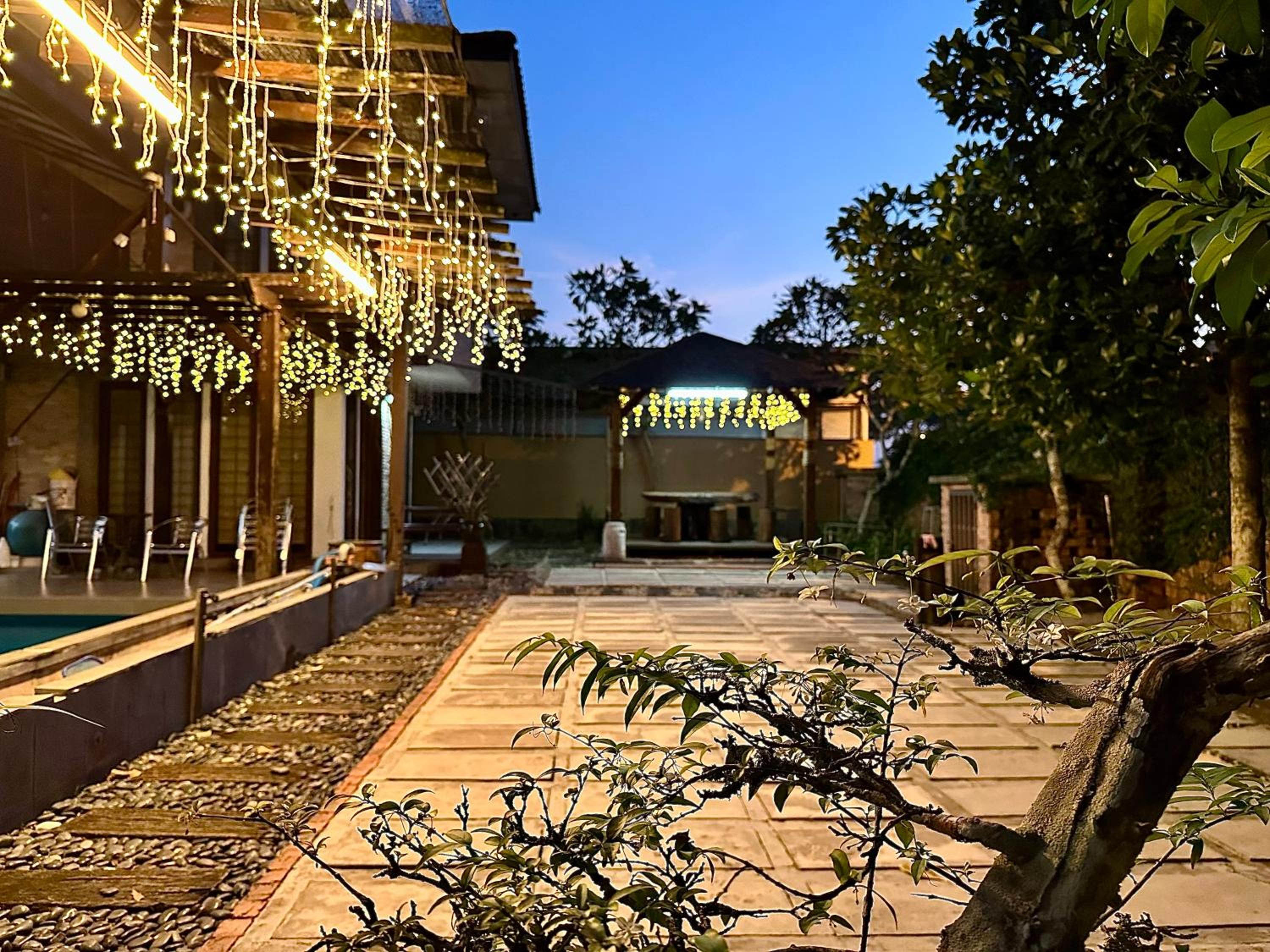 LF Tropical Pool Villa 1 l BBQ l Netflix l KTV l Private Pool l Mt Austin l 6&1R up to 20pax