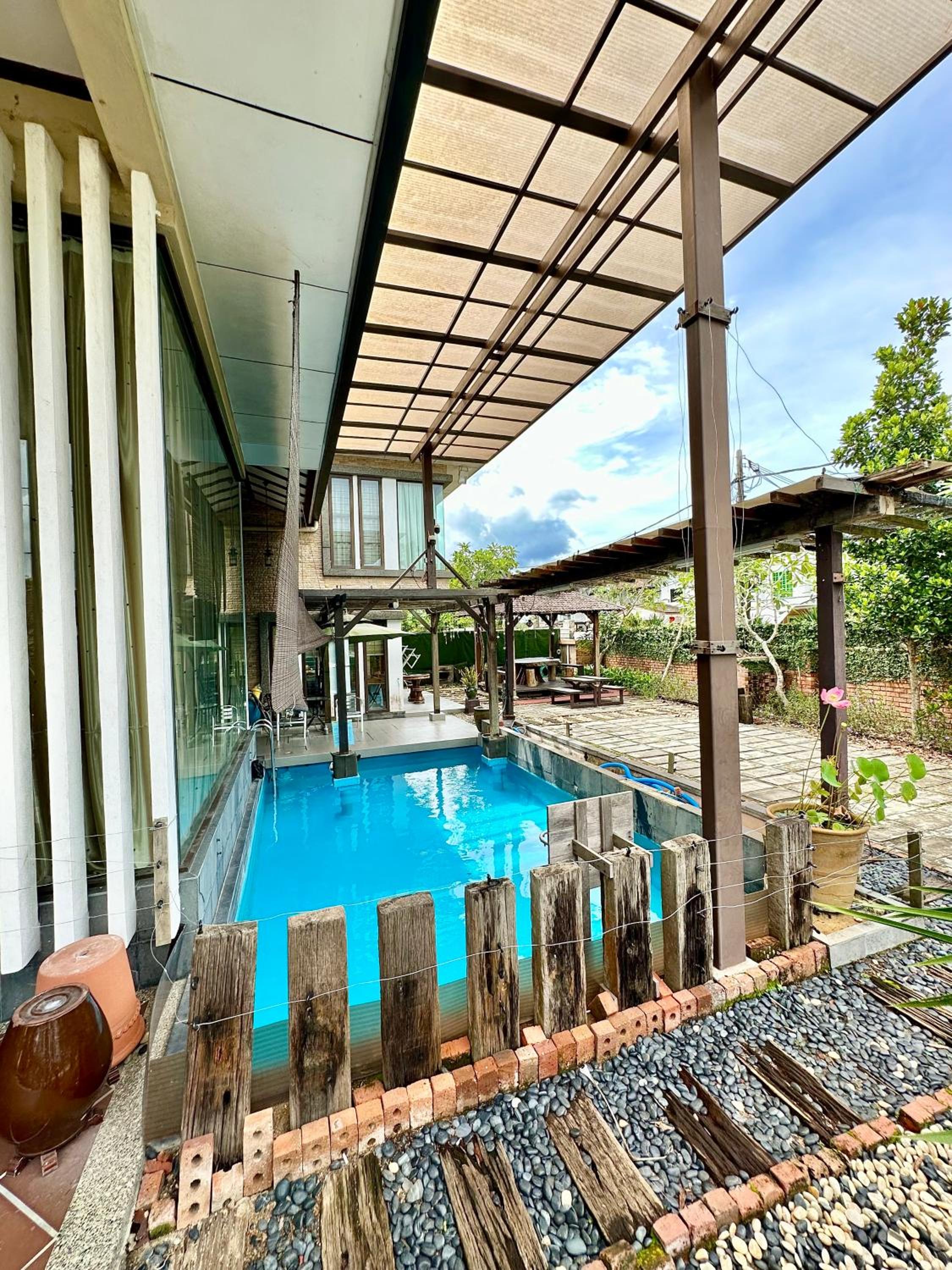 LF Tropical Pool Villa 1 l BBQ l Netflix l KTV l Private Pool l Mt Austin l 6&1R up to 20pax