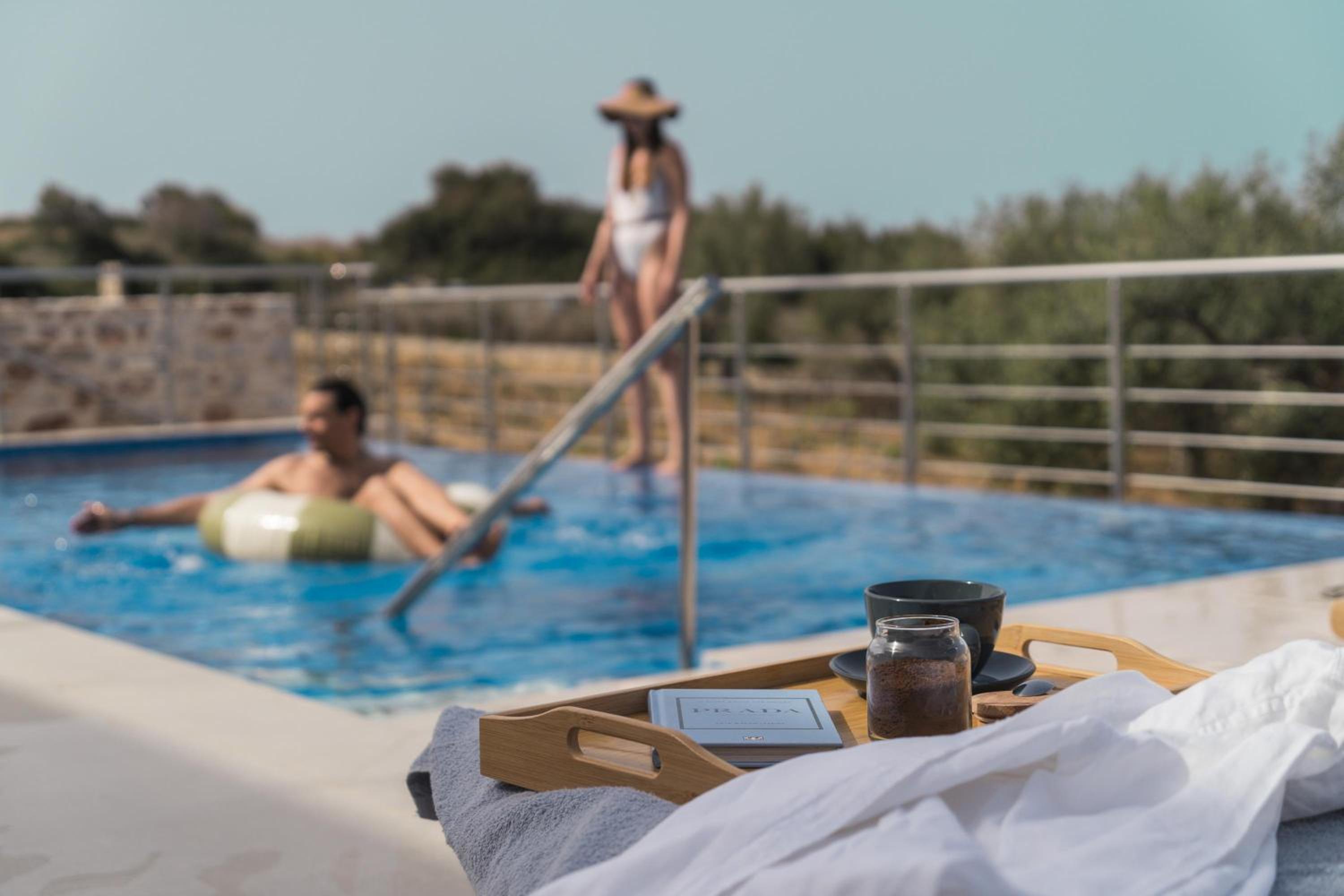 Oinolithos Luxury Villas