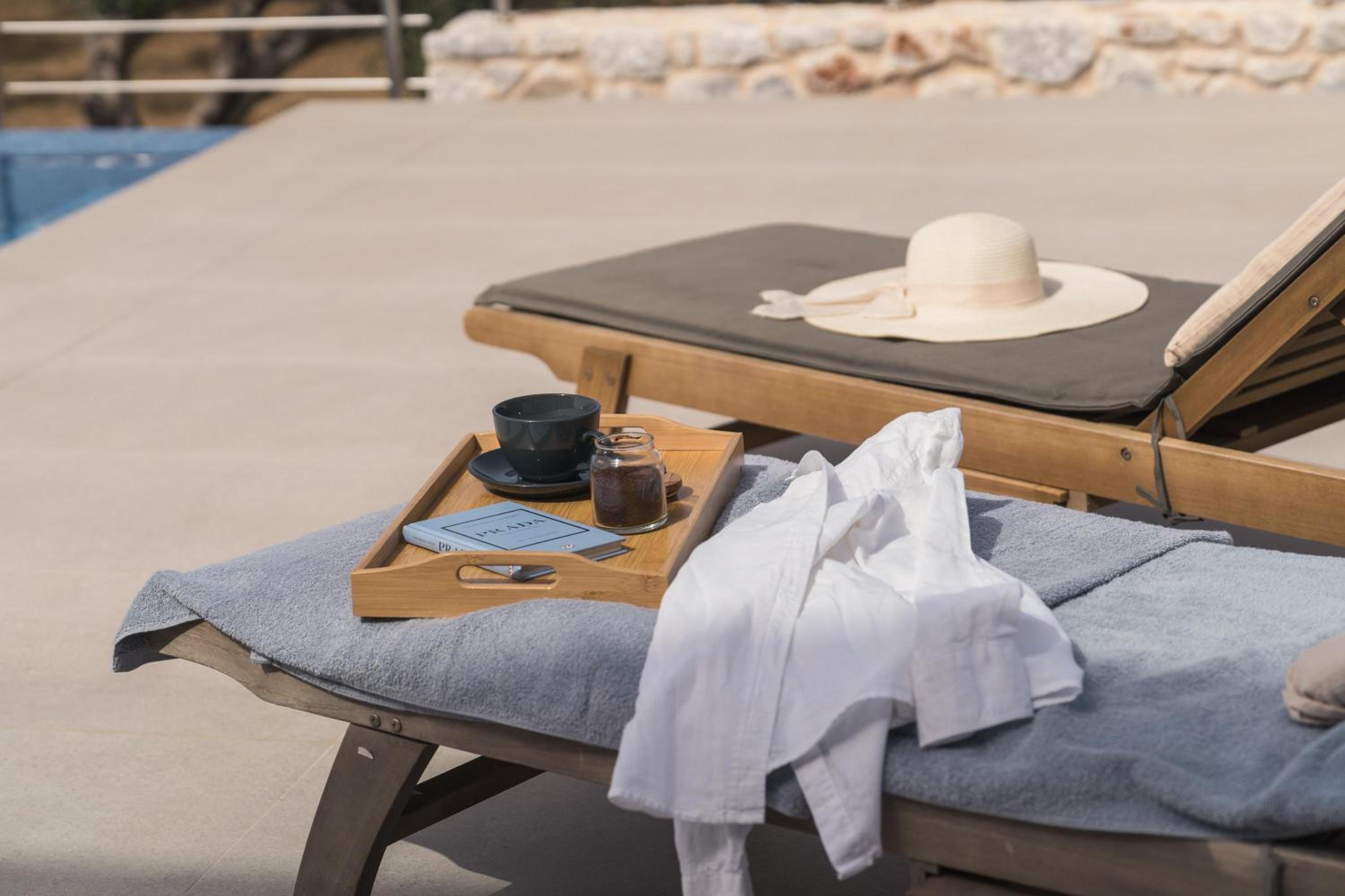 Oinolithos Luxury Villas