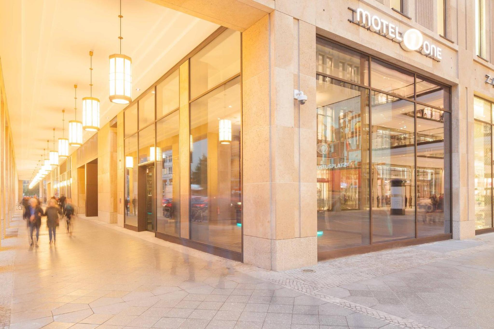 Hotel Motel One Berlin-Potsdamer Platz - Image 1