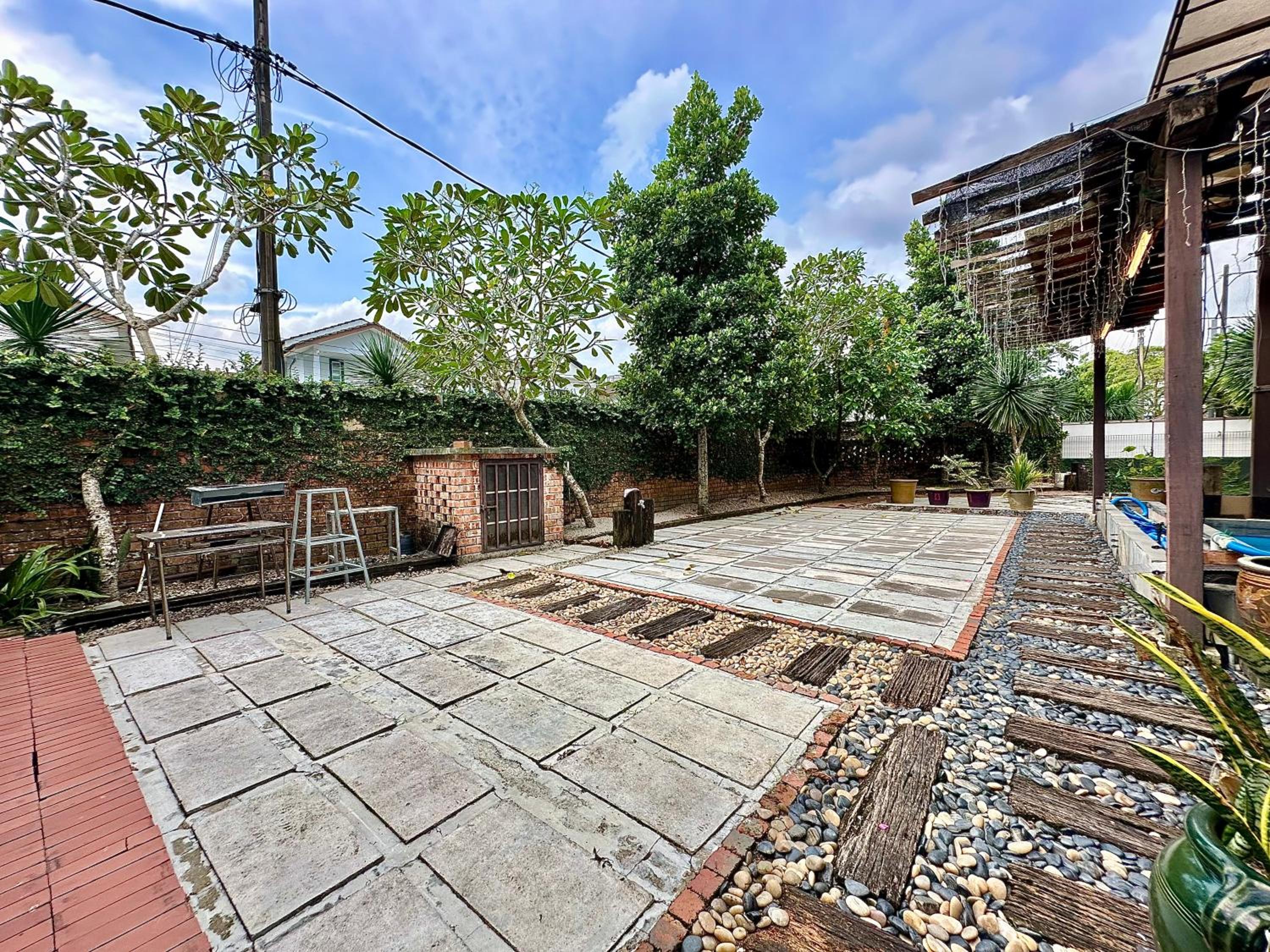 LF Tropical Pool Villa 1 l BBQ l Netflix l KTV l Private Pool l Mt Austin l 6&1R up to 20pax