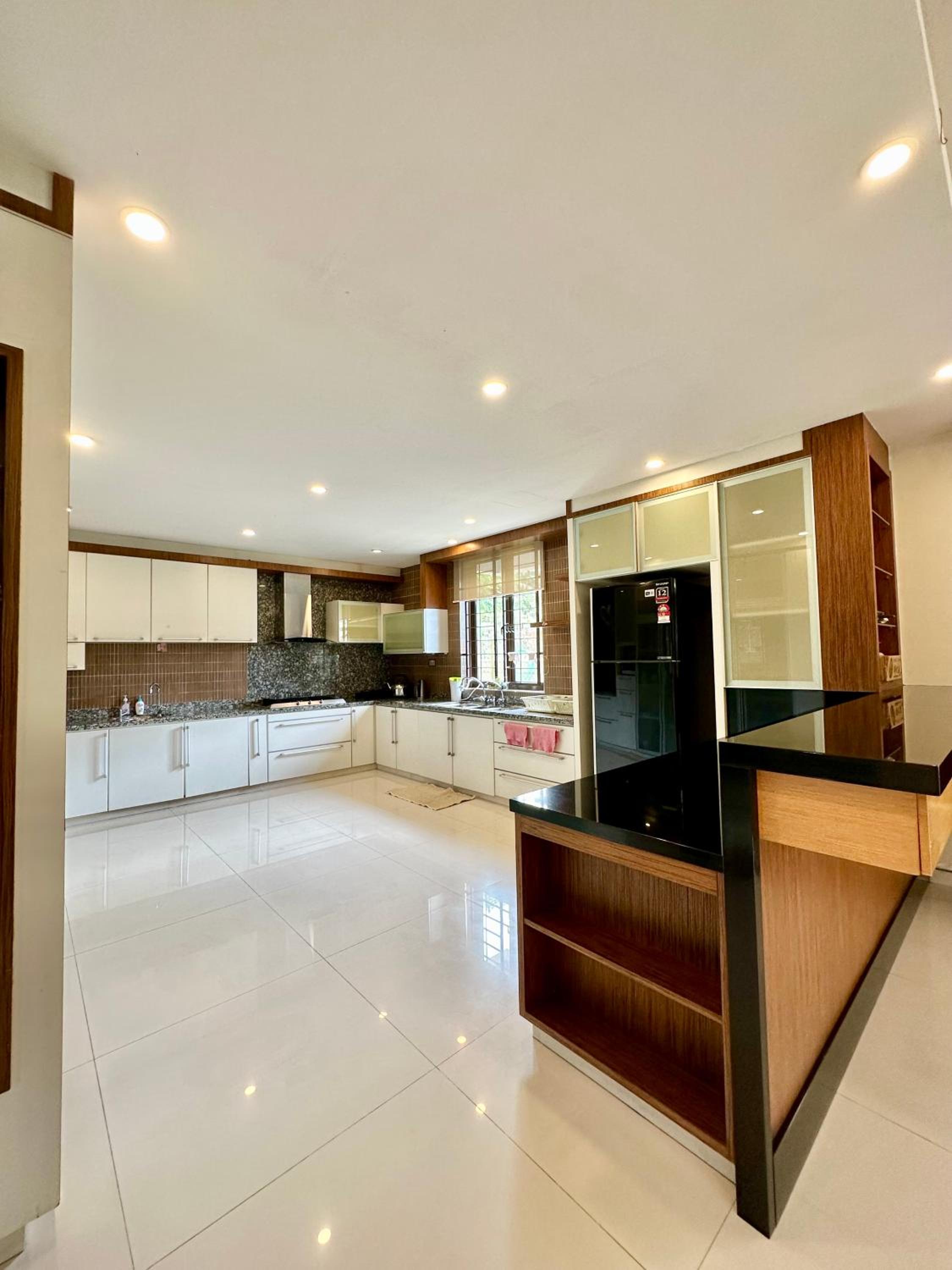 LF Tropical Pool Villa 1 l BBQ l Netflix l KTV l Private Pool l Mt Austin l 6&1R up to 20pax