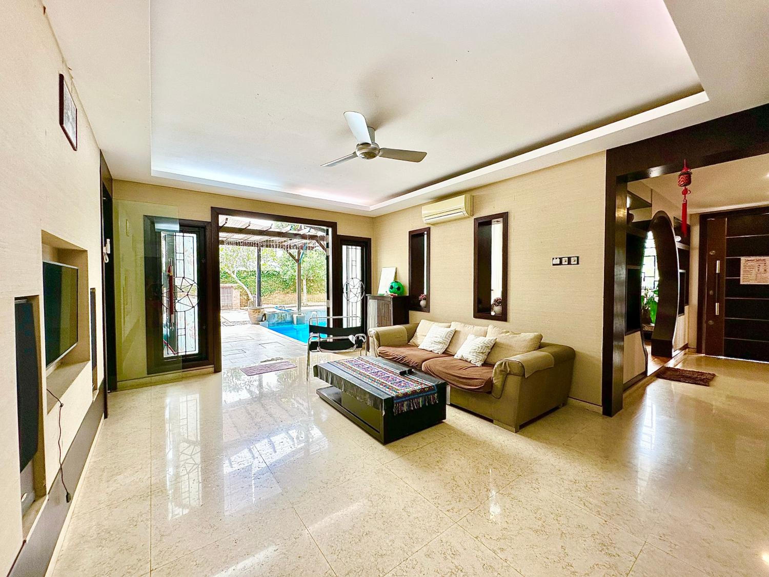 LF Tropical Pool Villa 1 l BBQ l Netflix l KTV l Private Pool l Mt Austin l 6&1R up to 20pax