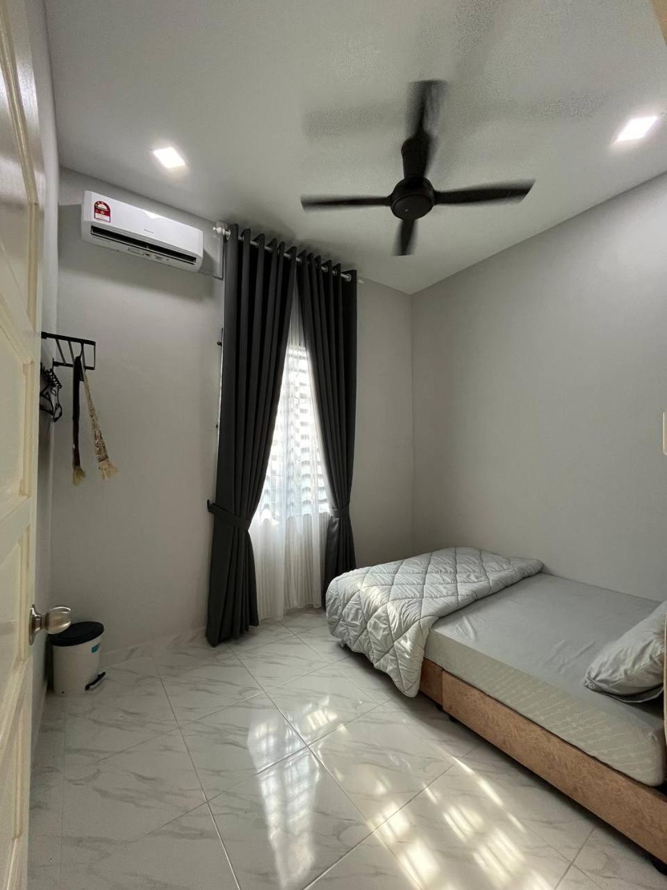 Z&Z Gong Badak Homestay photo 8