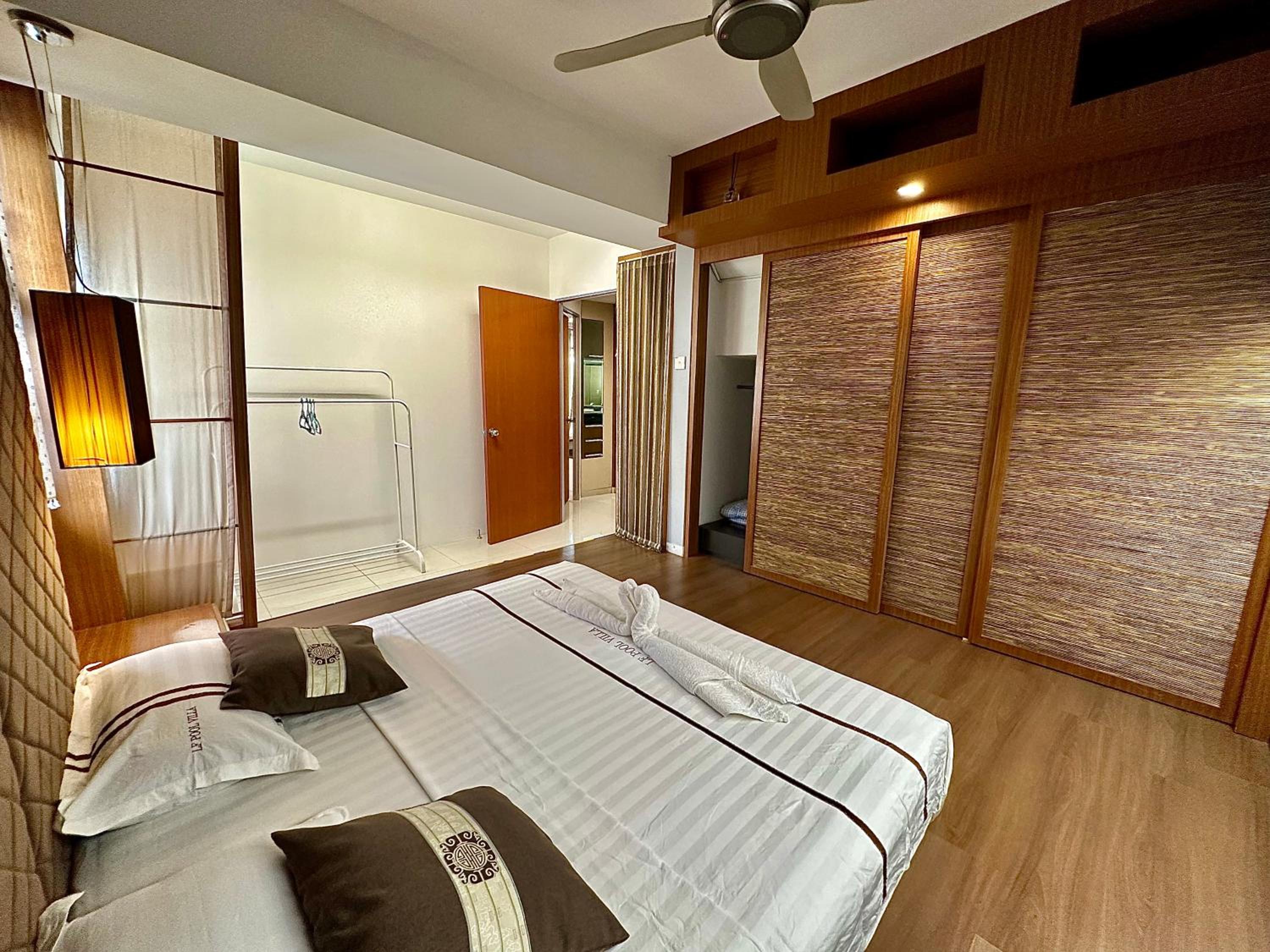 LF Tropical Pool Villa 1 l BBQ l Netflix l KTV l Private Pool l Mt Austin l 6&1R up to 20pax
