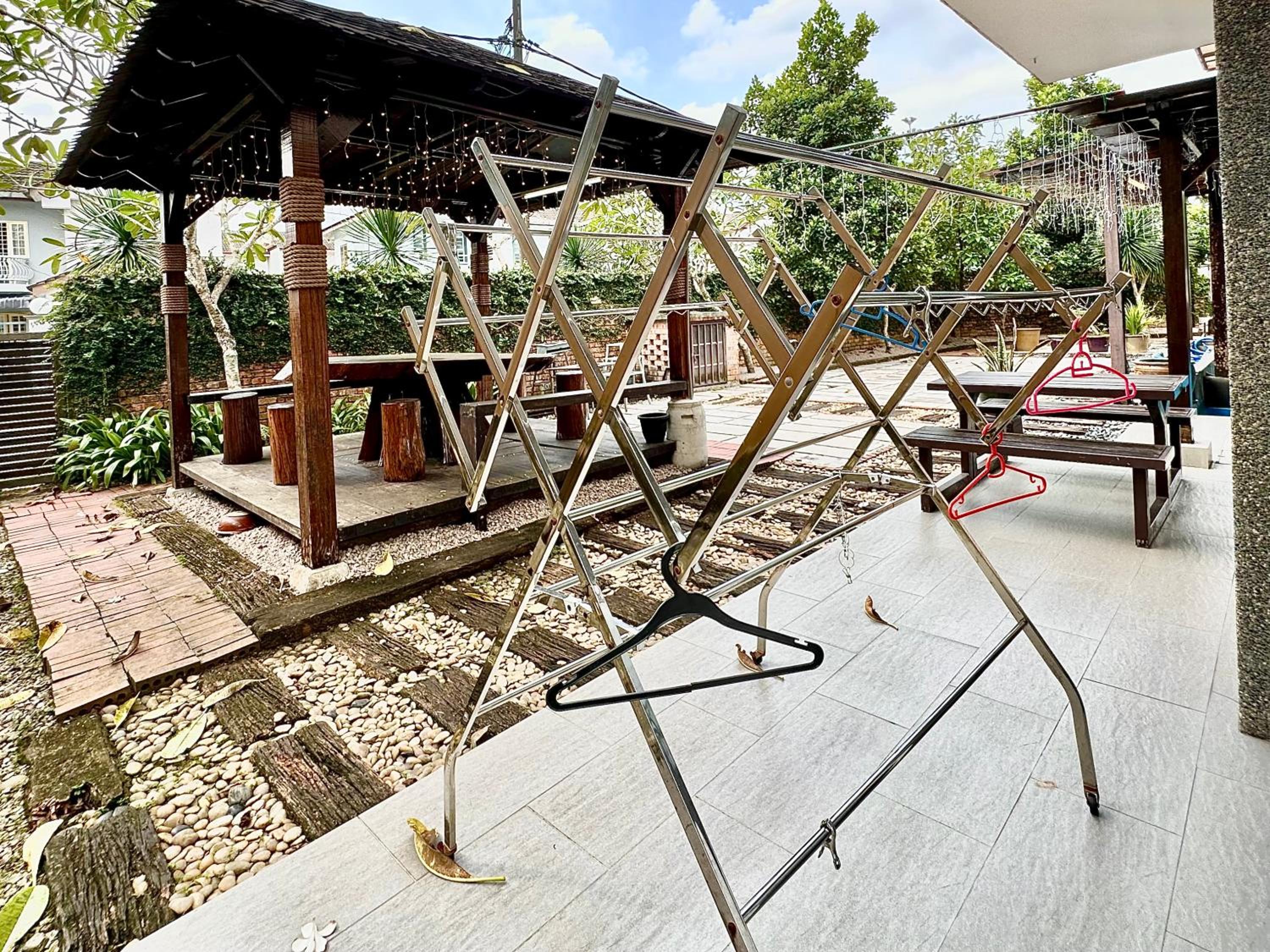 LF Tropical Pool Villa 1 l BBQ l Netflix l KTV l Private Pool l Mt Austin l 6&1R up to 20pax