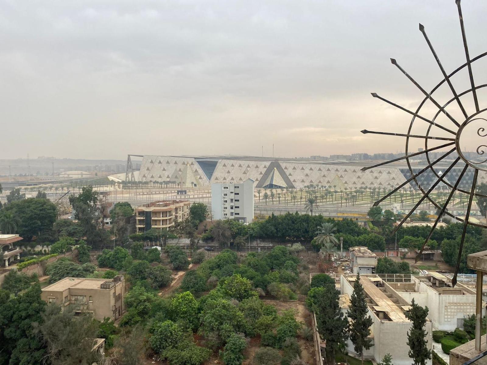 WOW Pyramids Inn With Rooftop Lounge