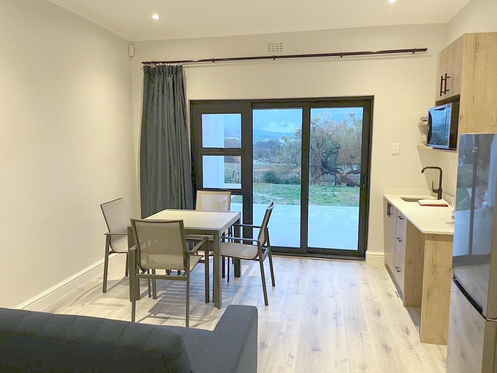 Topiary Wine Estate & Cottages