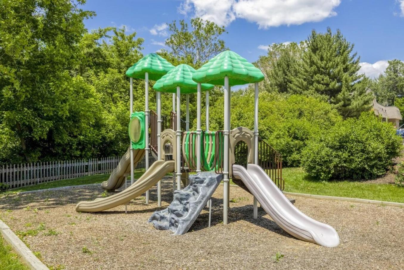 Lovely 2br 2bth With A Gym, Pool, Parking Pb view 3