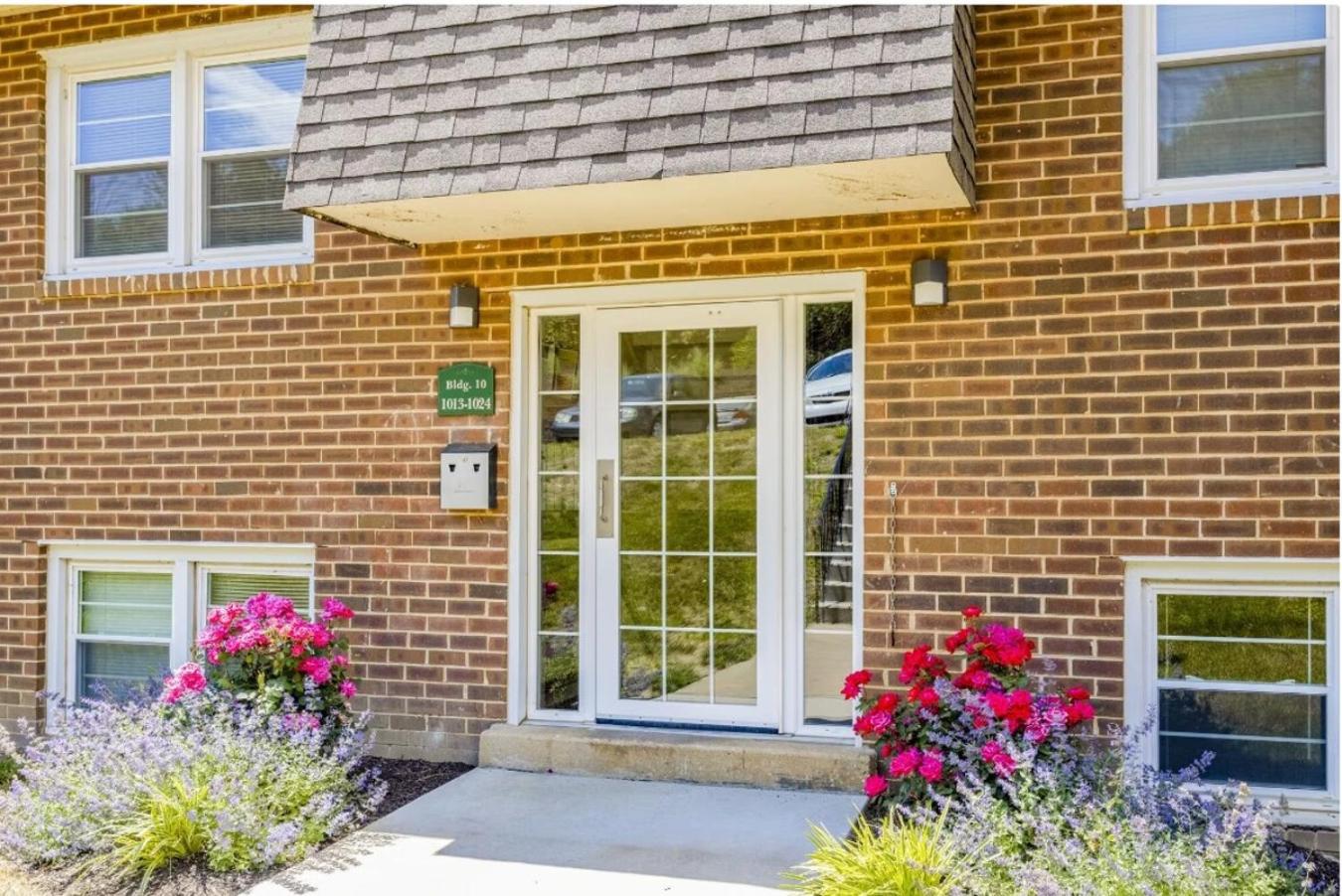 Lovely 2br 2bth With A Gym, Pool, Parking Pb view 5