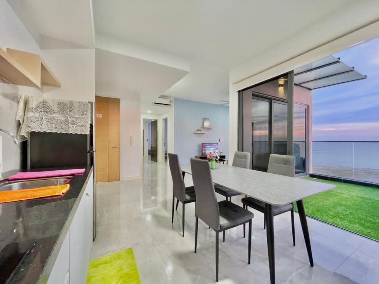 Imperio Residence 2 Bedrooms Private Jacuzzi Villa by MJ Holiday