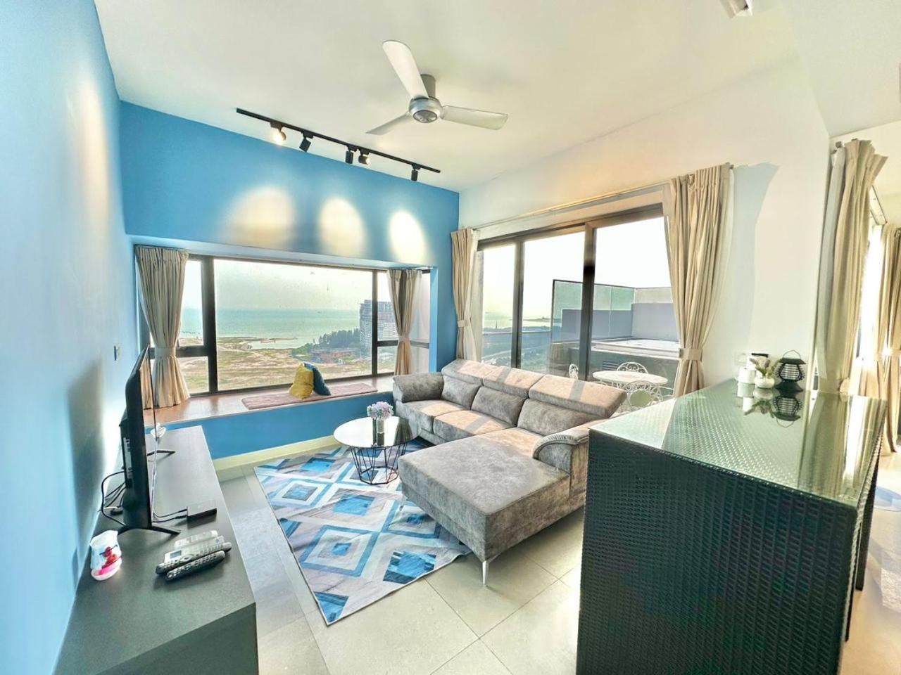Imperio Residence 2 Bedrooms Private Jacuzzi Villa by MJ Holiday