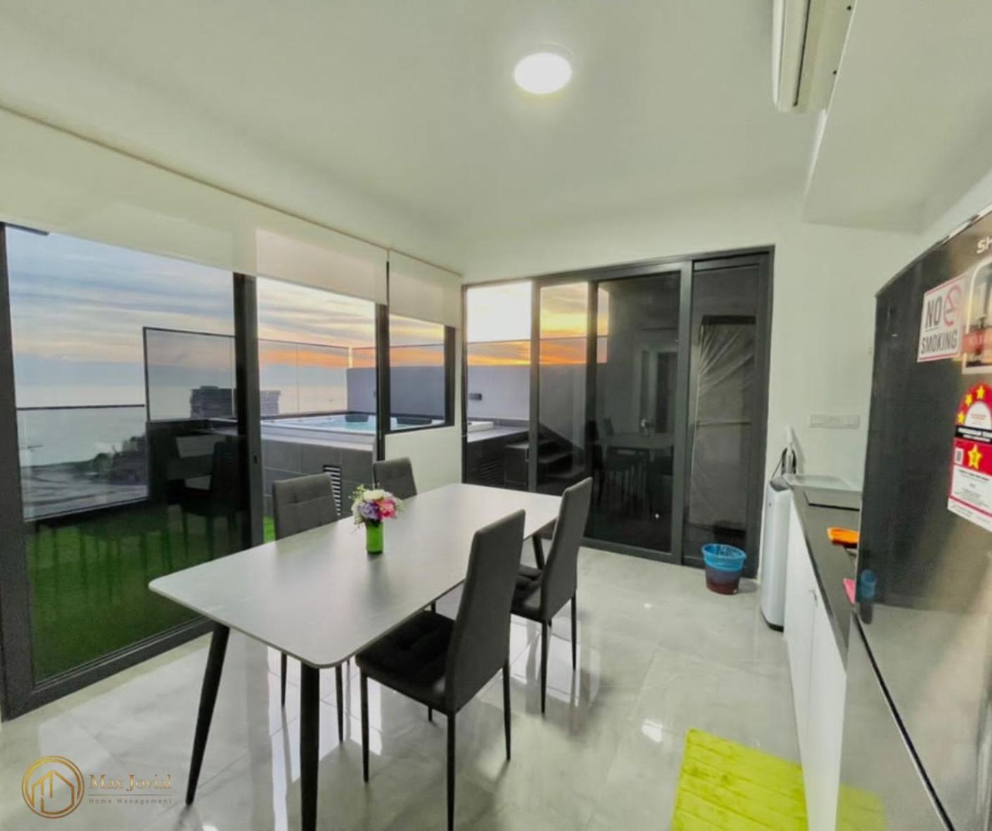 Imperio Residence 2 Bedrooms Private Jacuzzi Villa by MJ Holiday