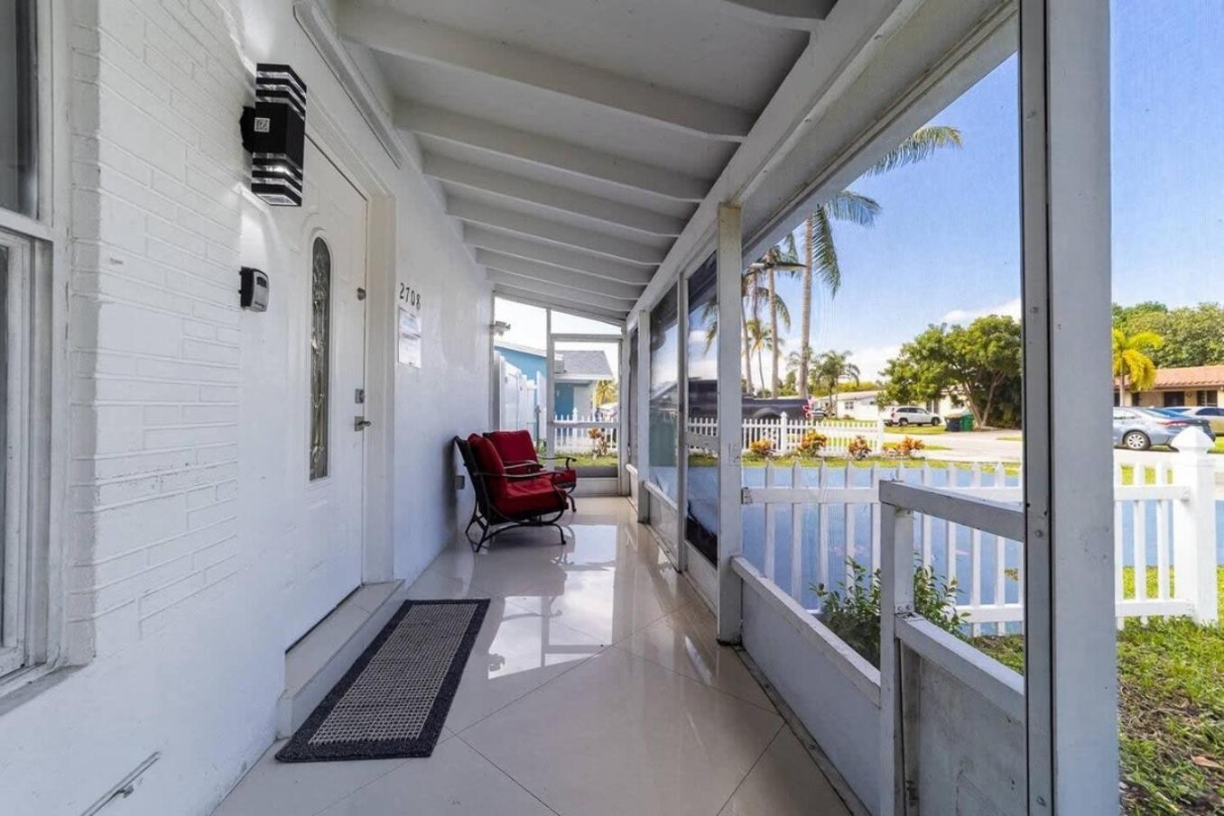 Private Heated Pool Villa in FTL Near Beach