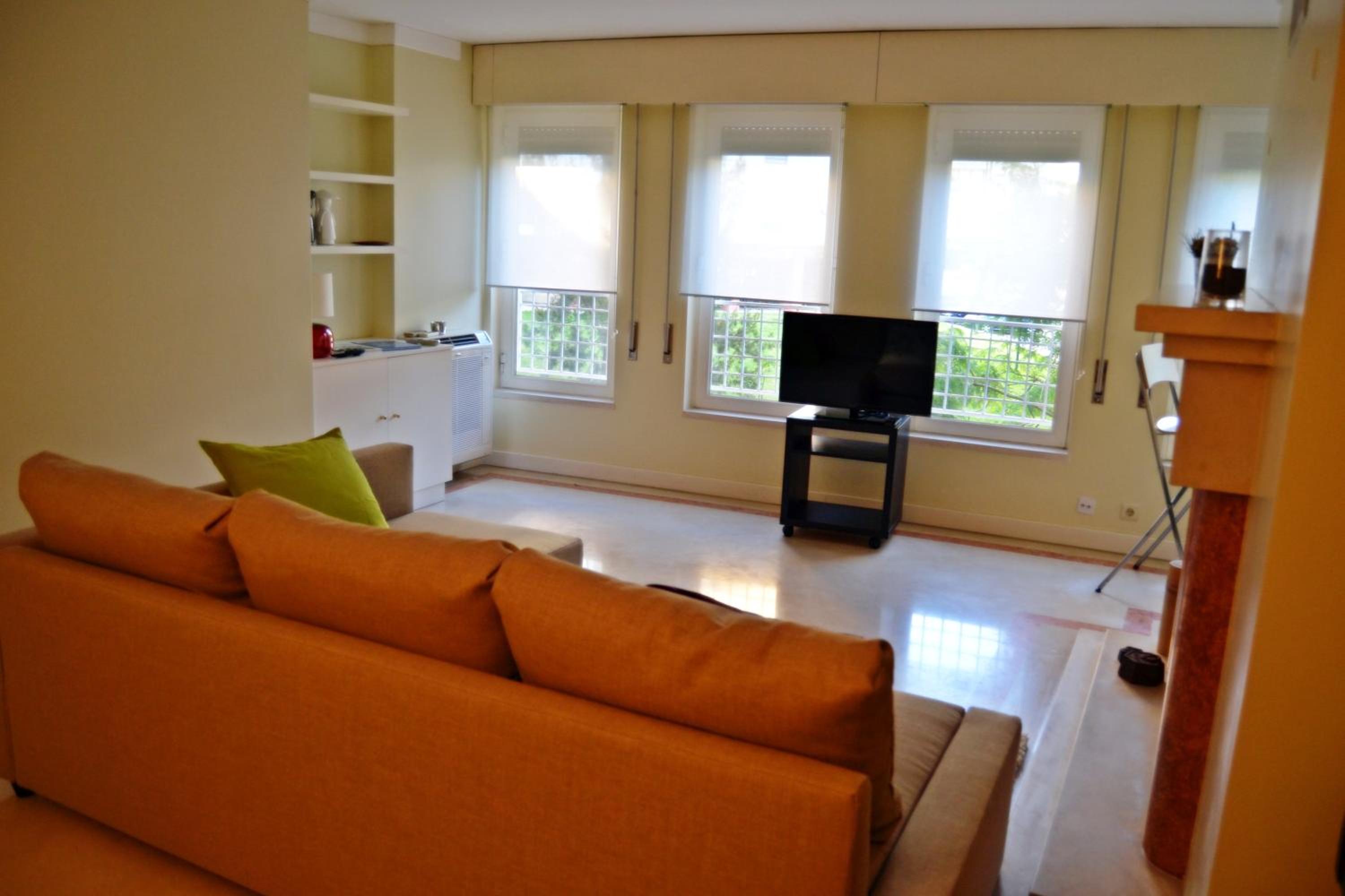 All in One City Flat - Pool, parking & nomad view 3