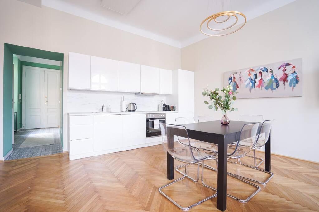 Boutique Suite near Museum District