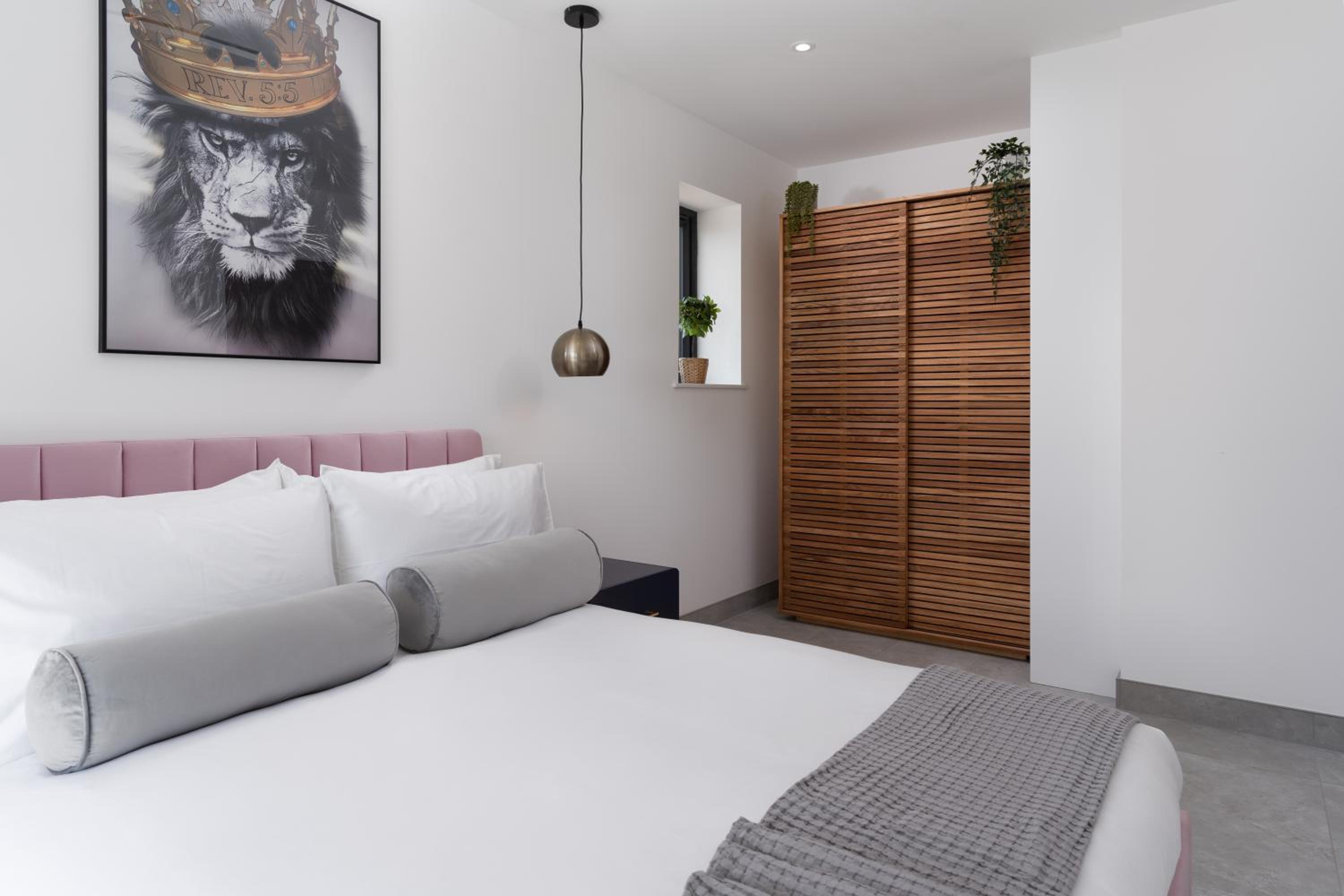 Brand new, Gwithian lodge, eco home