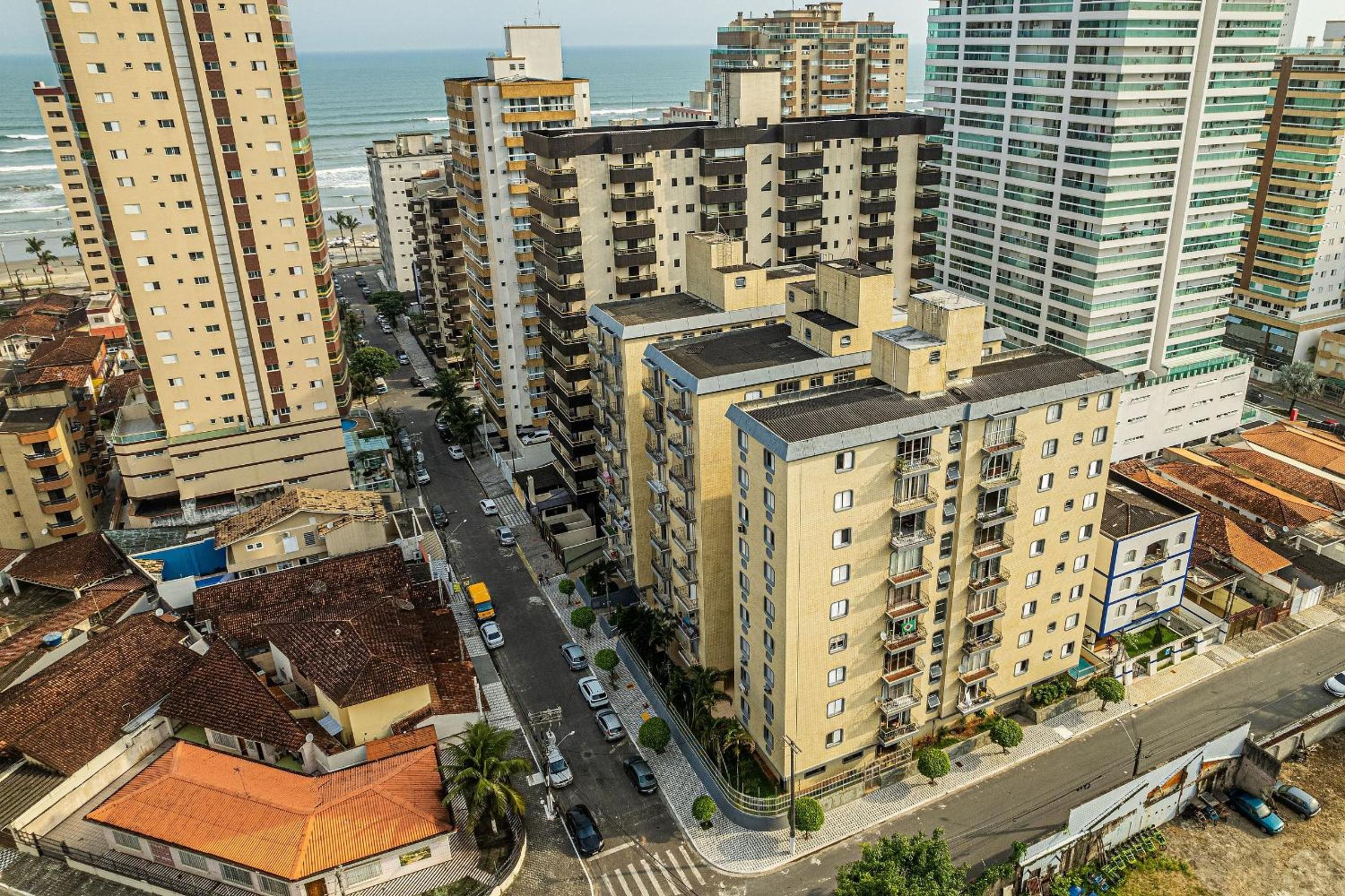 Apartamento confortável com piscina no Caiçara