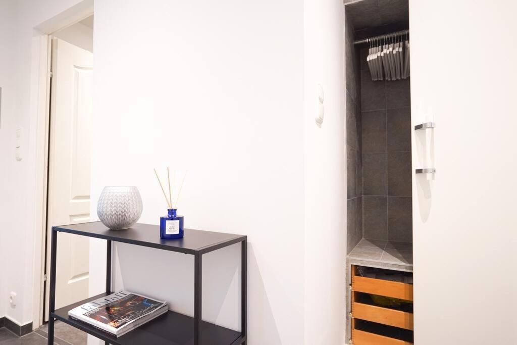 Next to Danube Canal, 5 min to city center with Metro