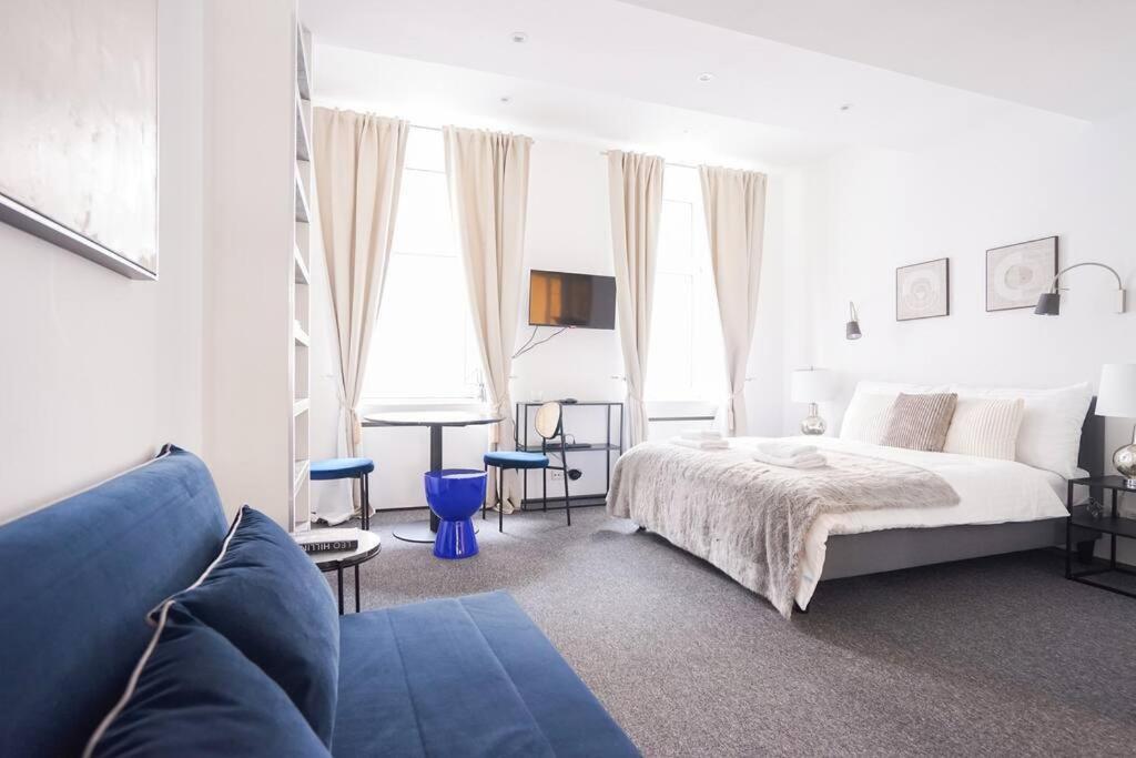 Next to Danube Canal, 5 min to city center with Metro
