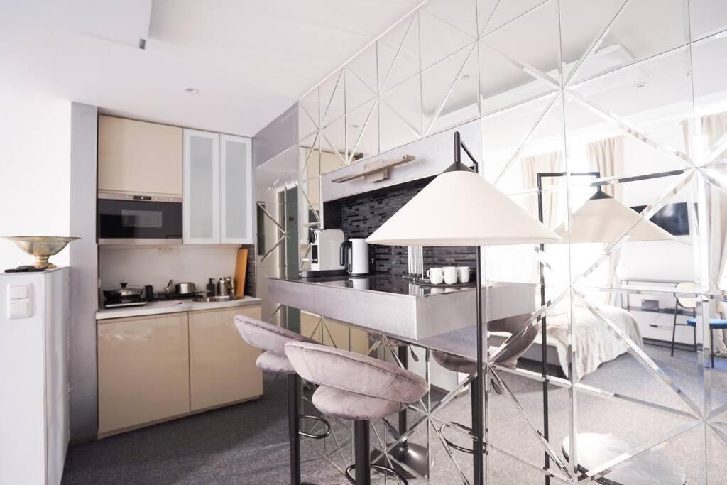 Next to Danube Canal, 5 min to city center with Metro