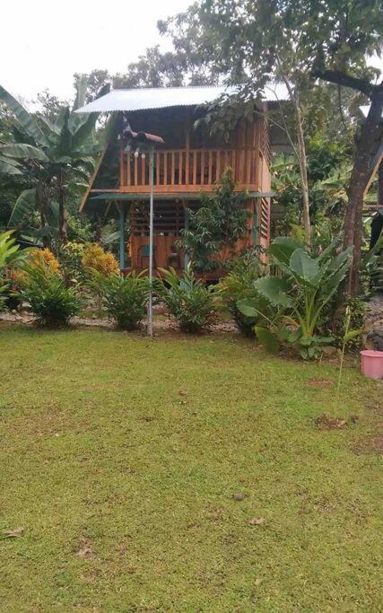 Rustic wooden little house close to the beach