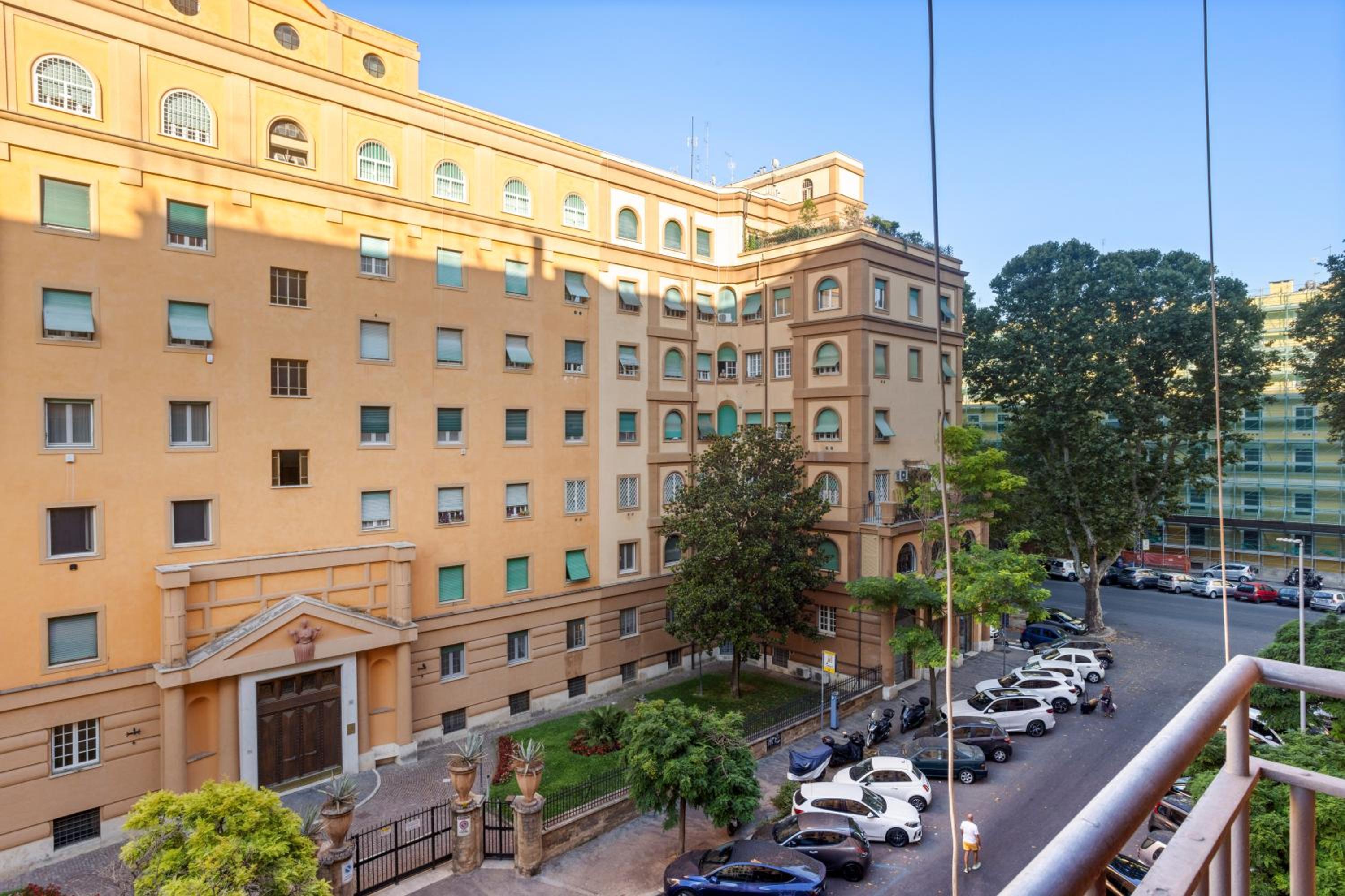 Elysium Design Apartment - Near Vatican by RHR