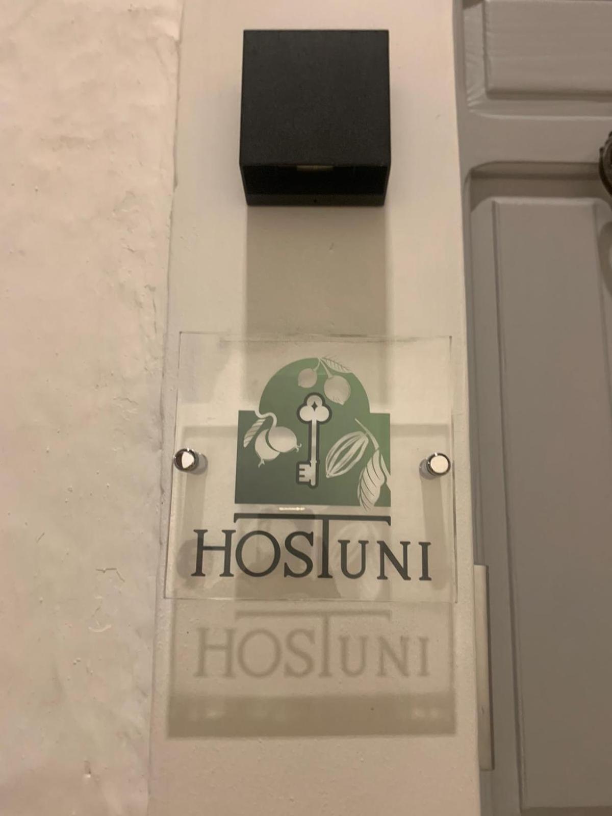 HOSTuni