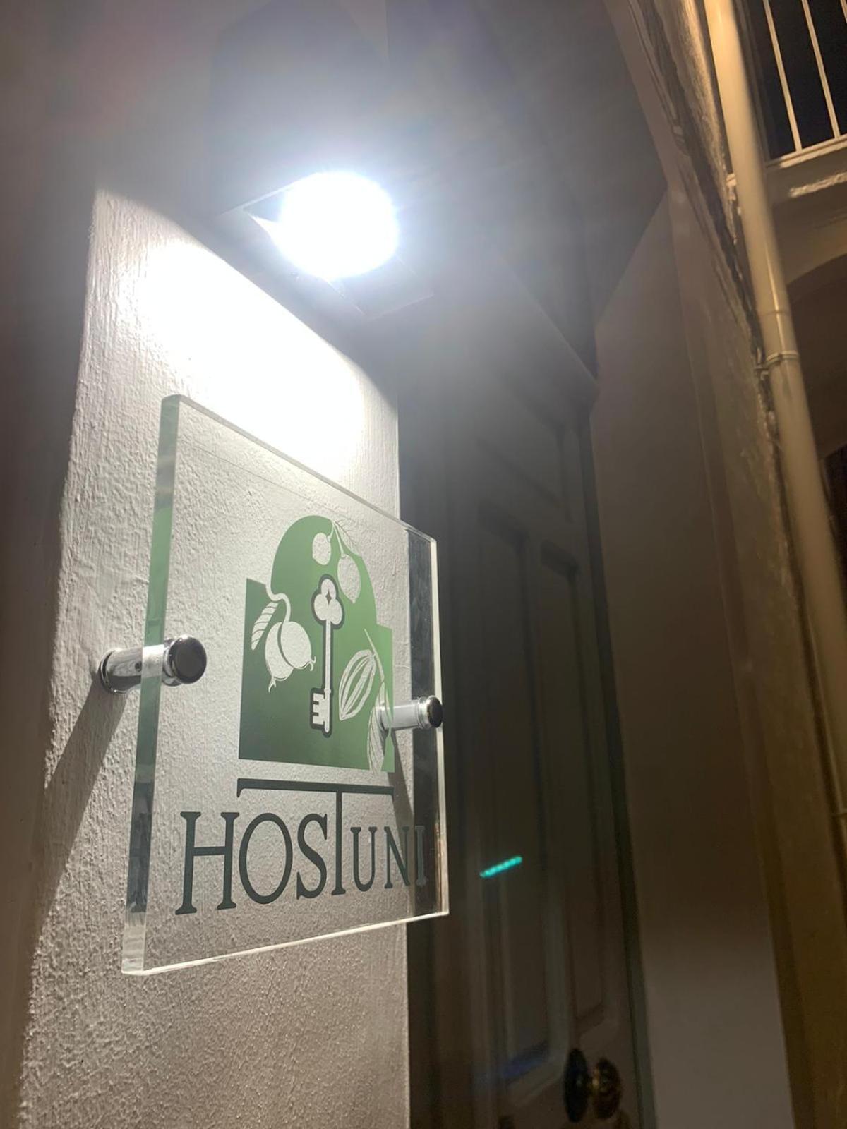 HOSTuni