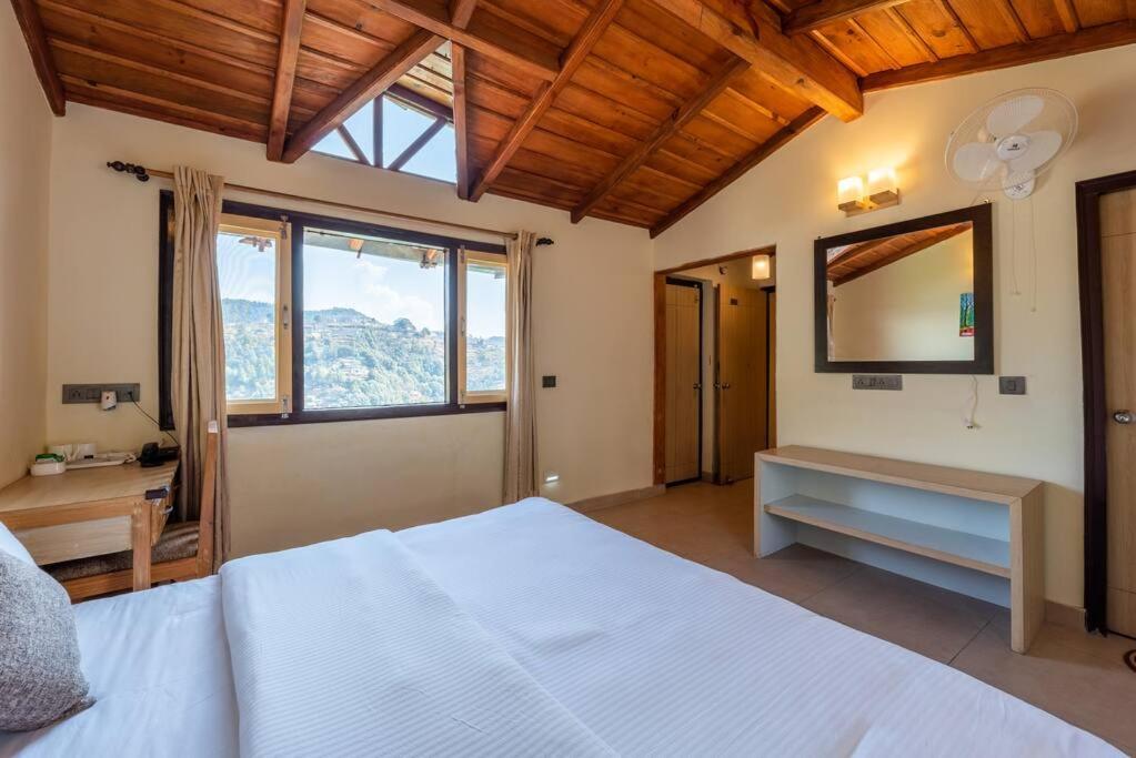 Pet-Friendly 2BR cottage w mountain view C4 view 4