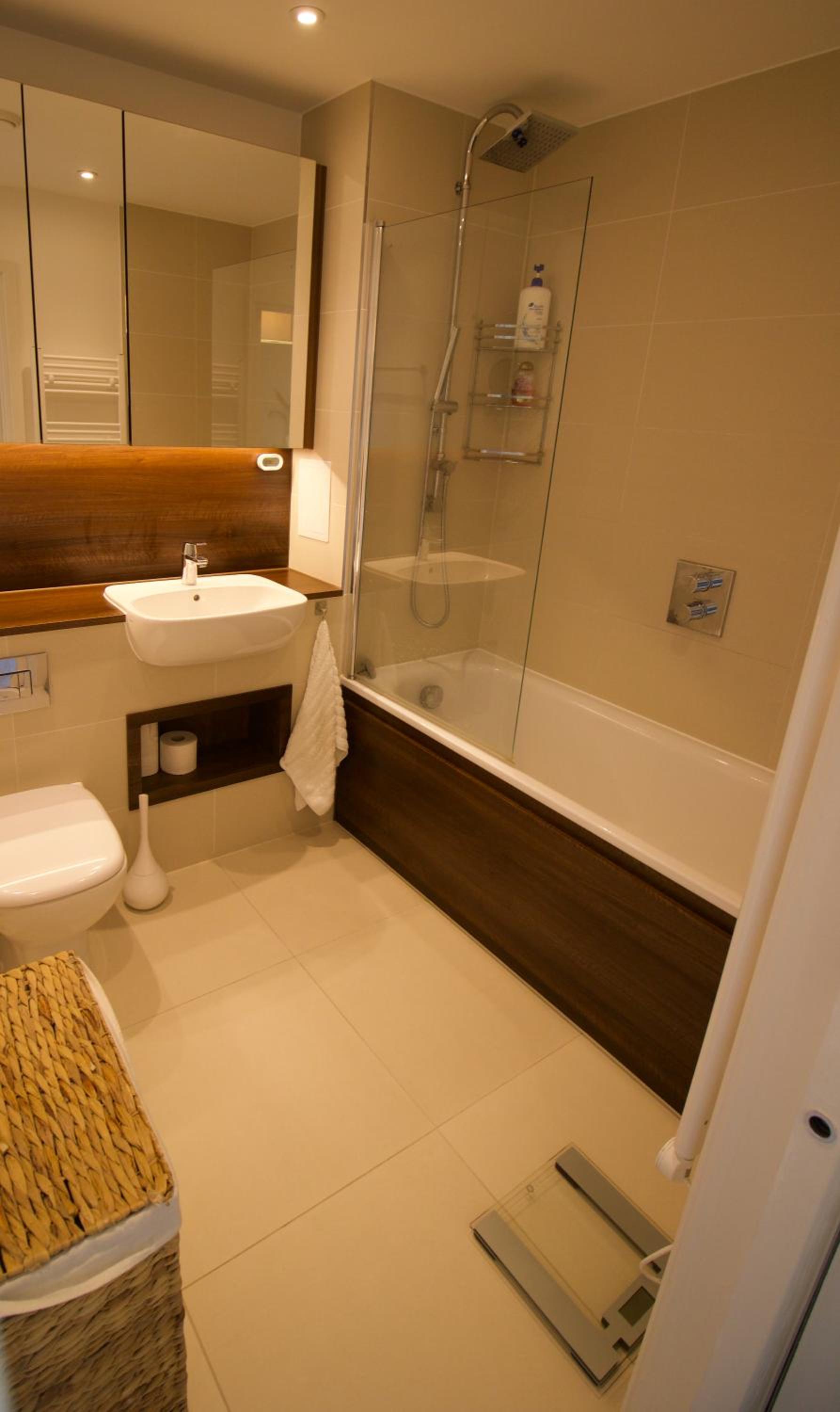 Luxury Surrey Quays Apartment