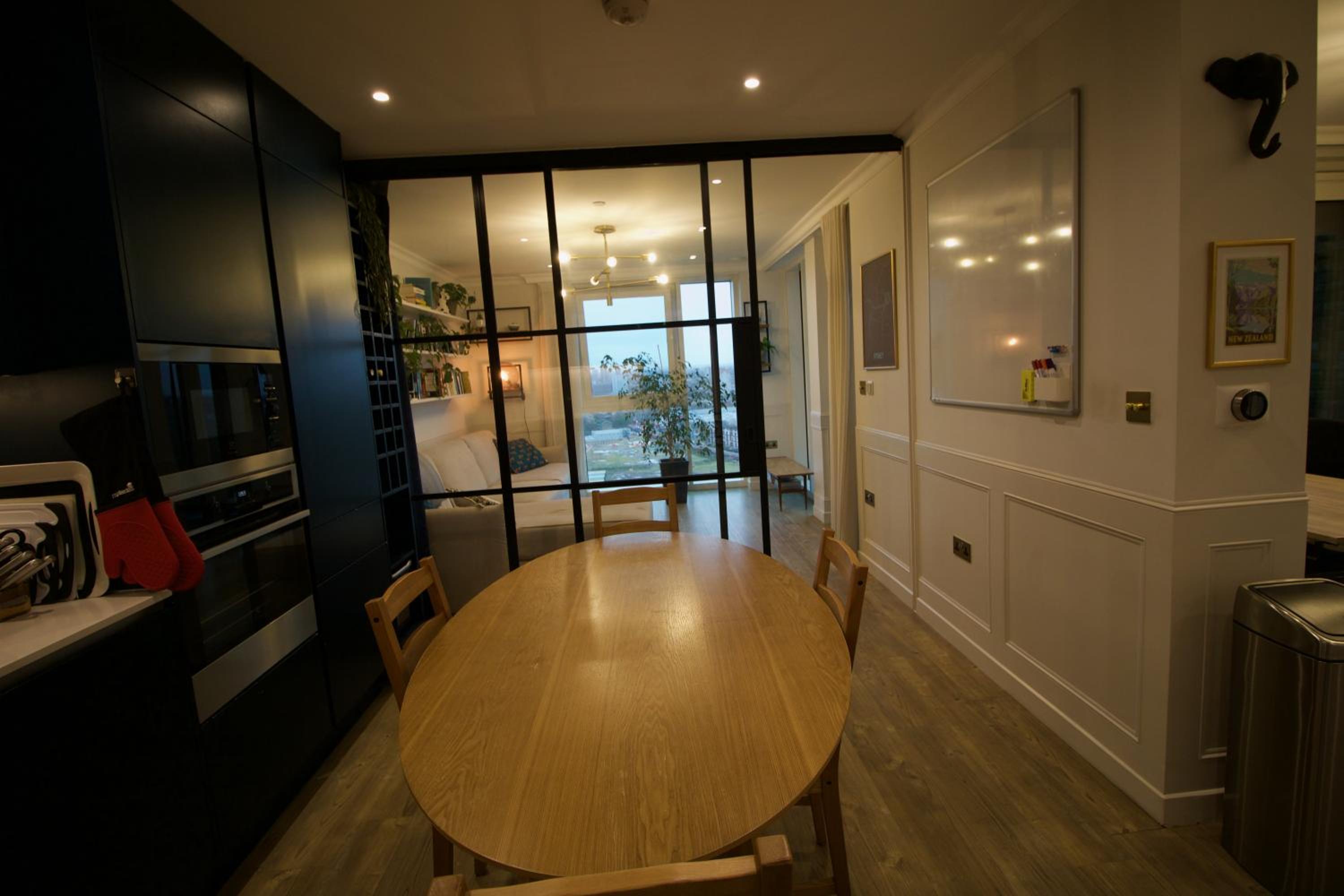 Luxury Surrey Quays Apartment
