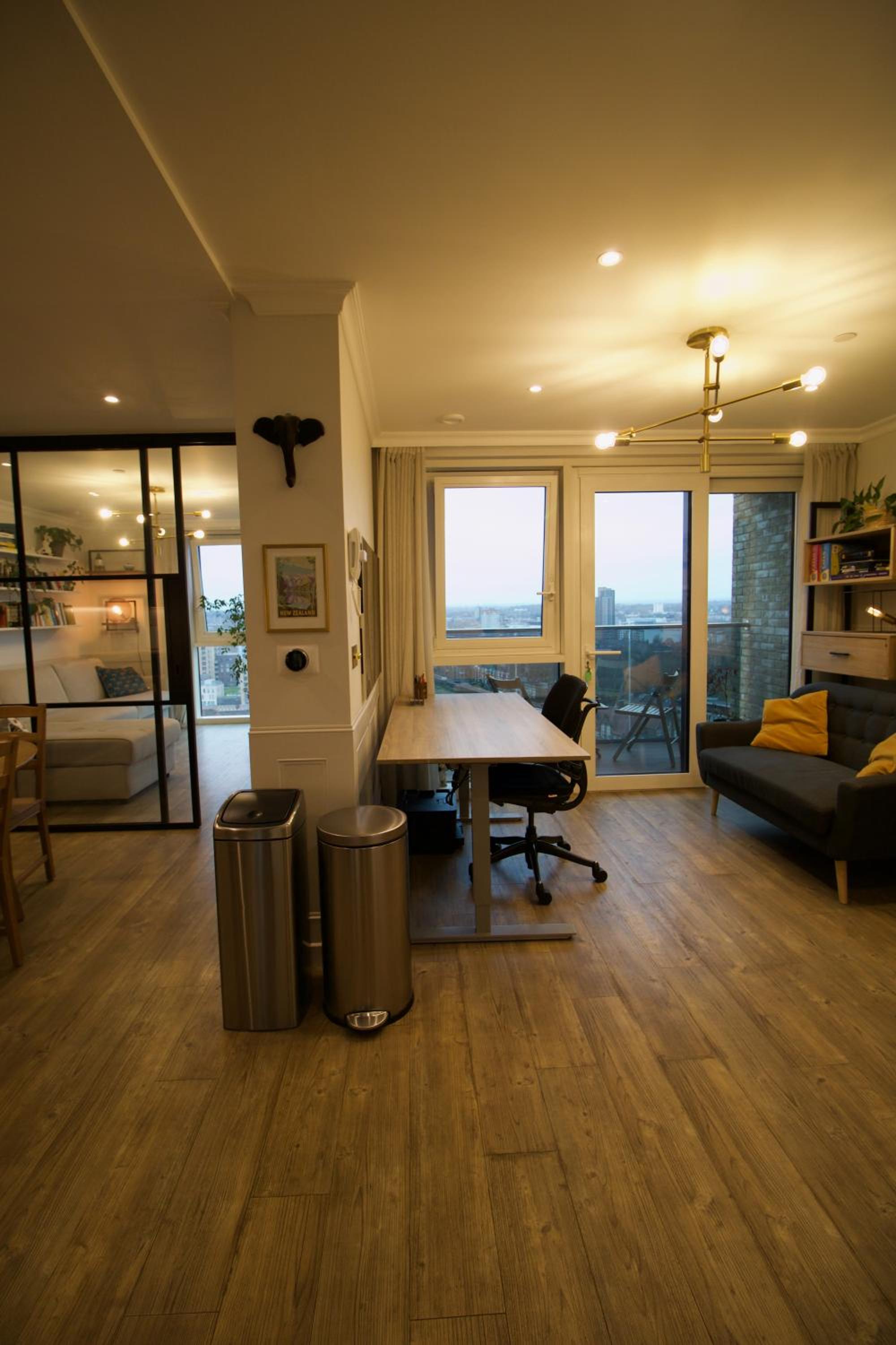 Luxury Surrey Quays Apartment