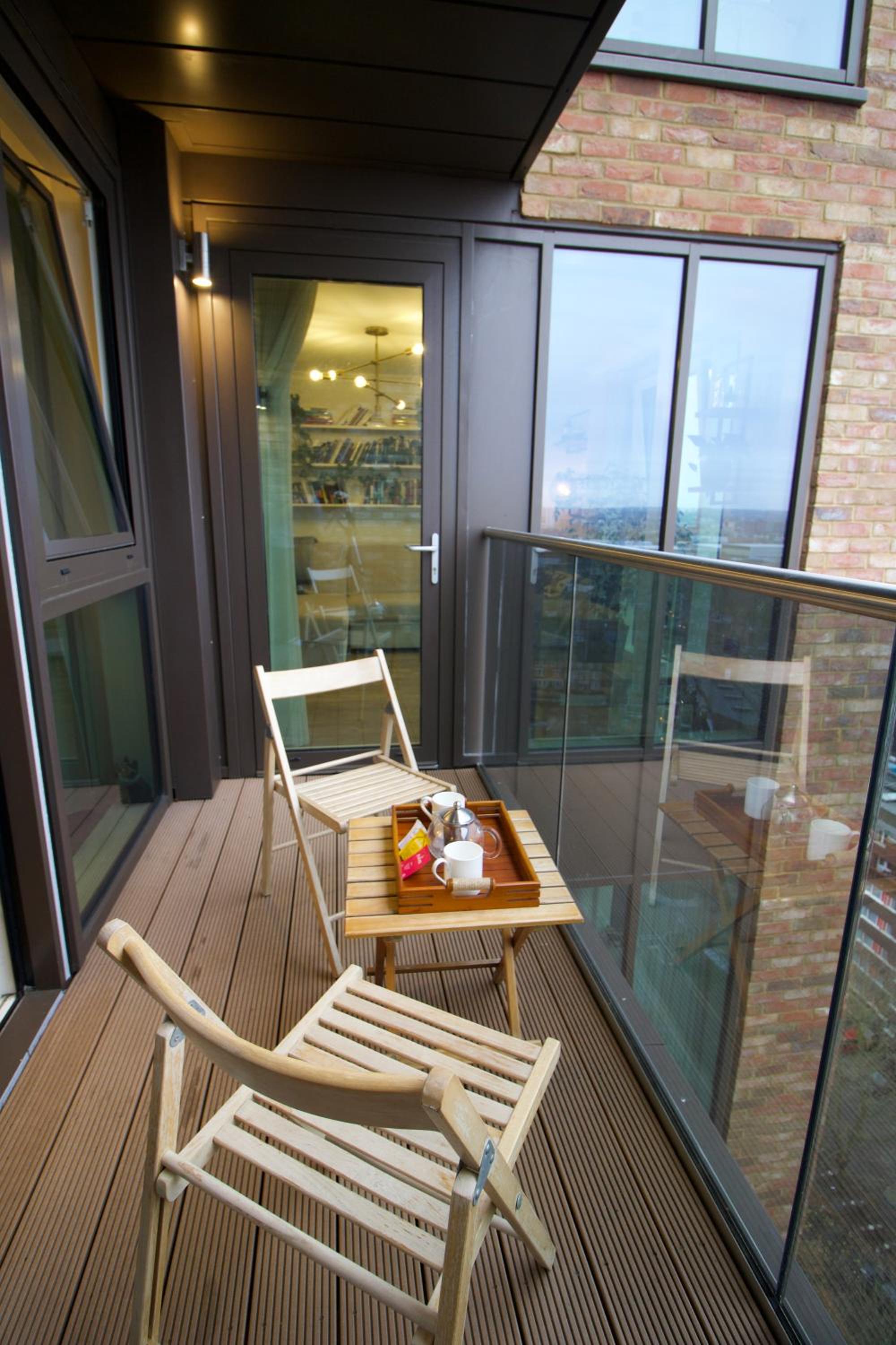 Luxury Surrey Quays Apartment