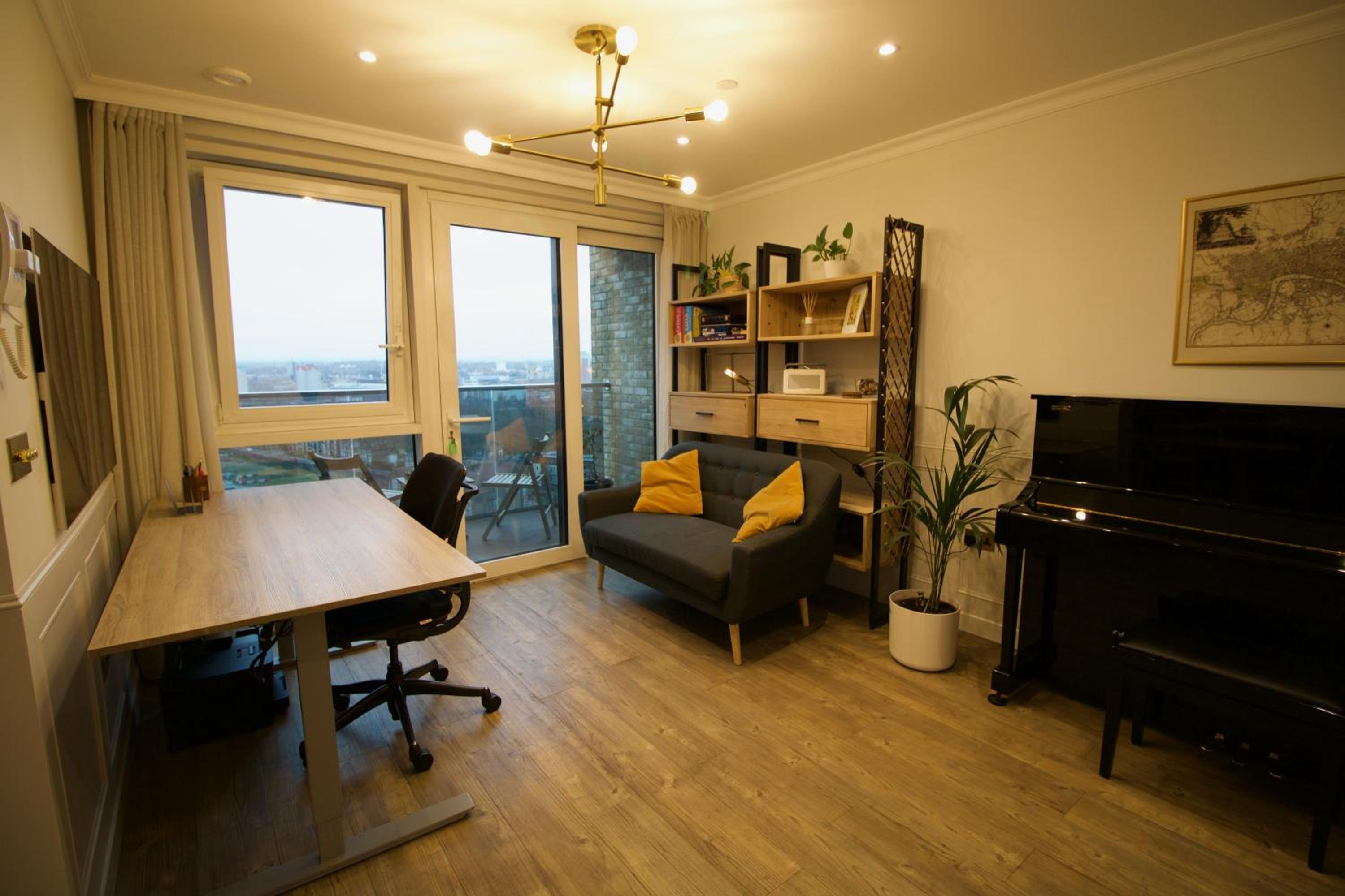 Luxury Surrey Quays Apartment