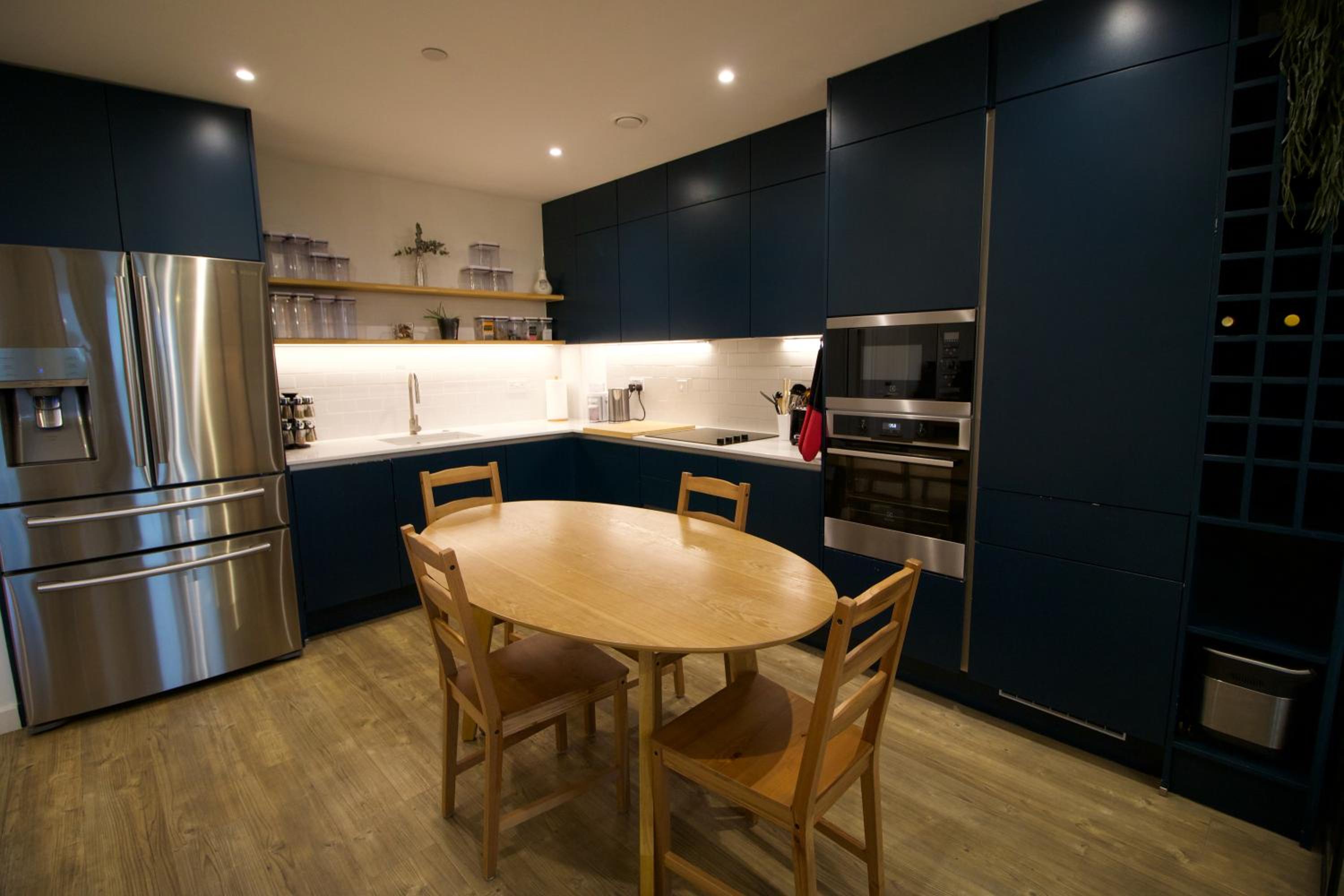 Luxury Surrey Quays Apartment
