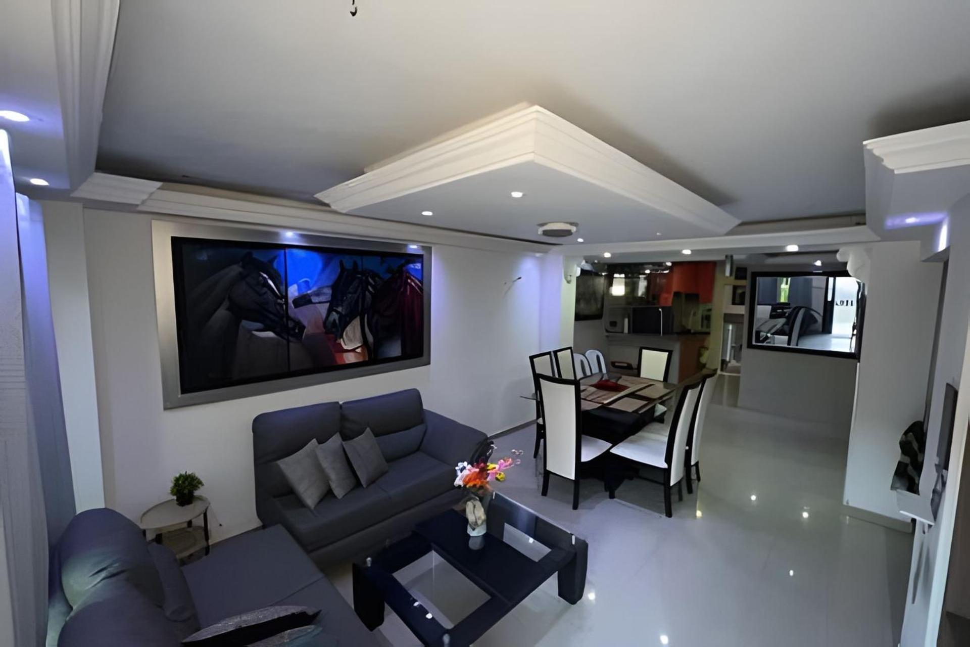 Casa 4 habitaciones a 5 min puerta de oro by Accommodo360