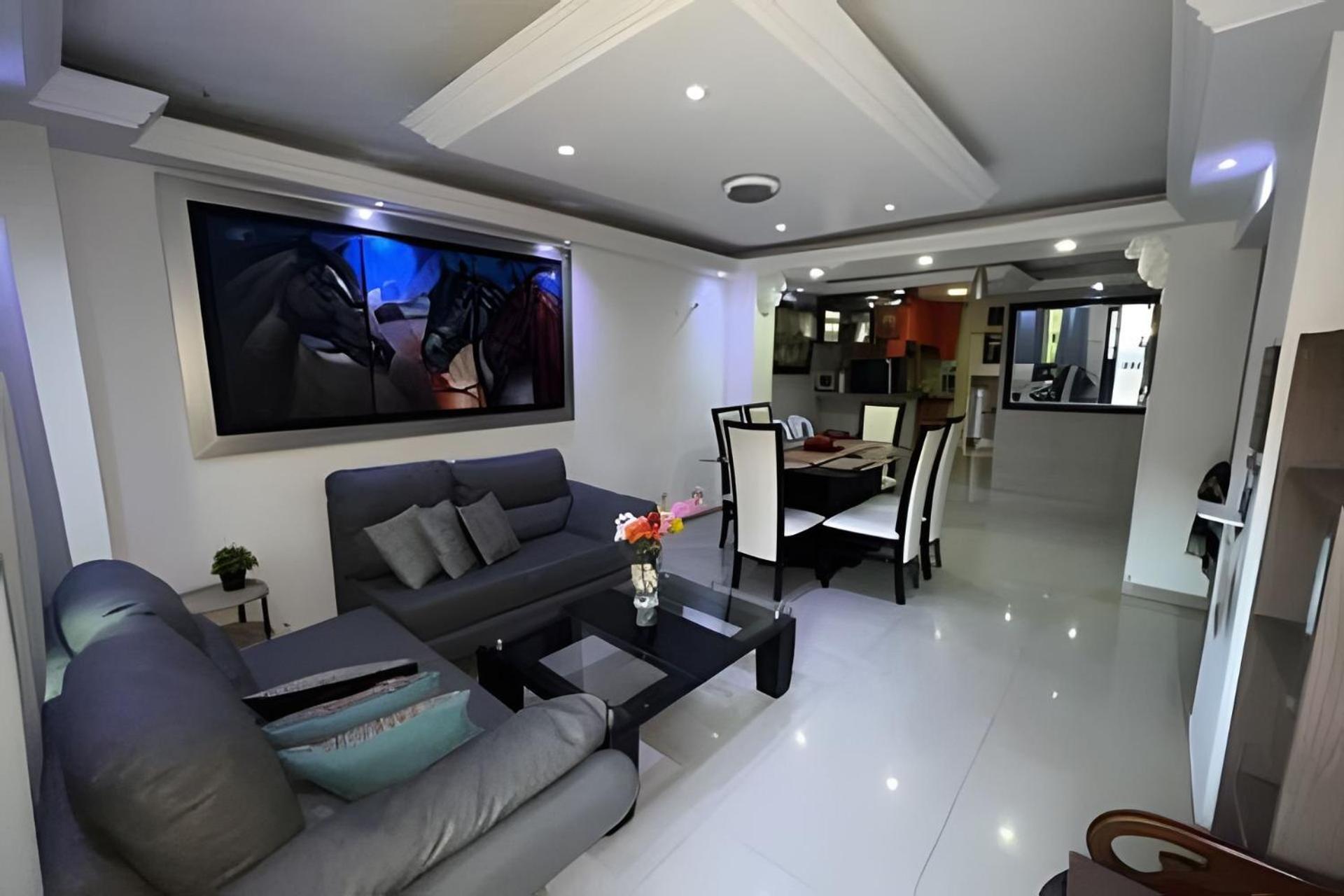 Casa 4 habitaciones a 5 min puerta de oro by Accommodo360
