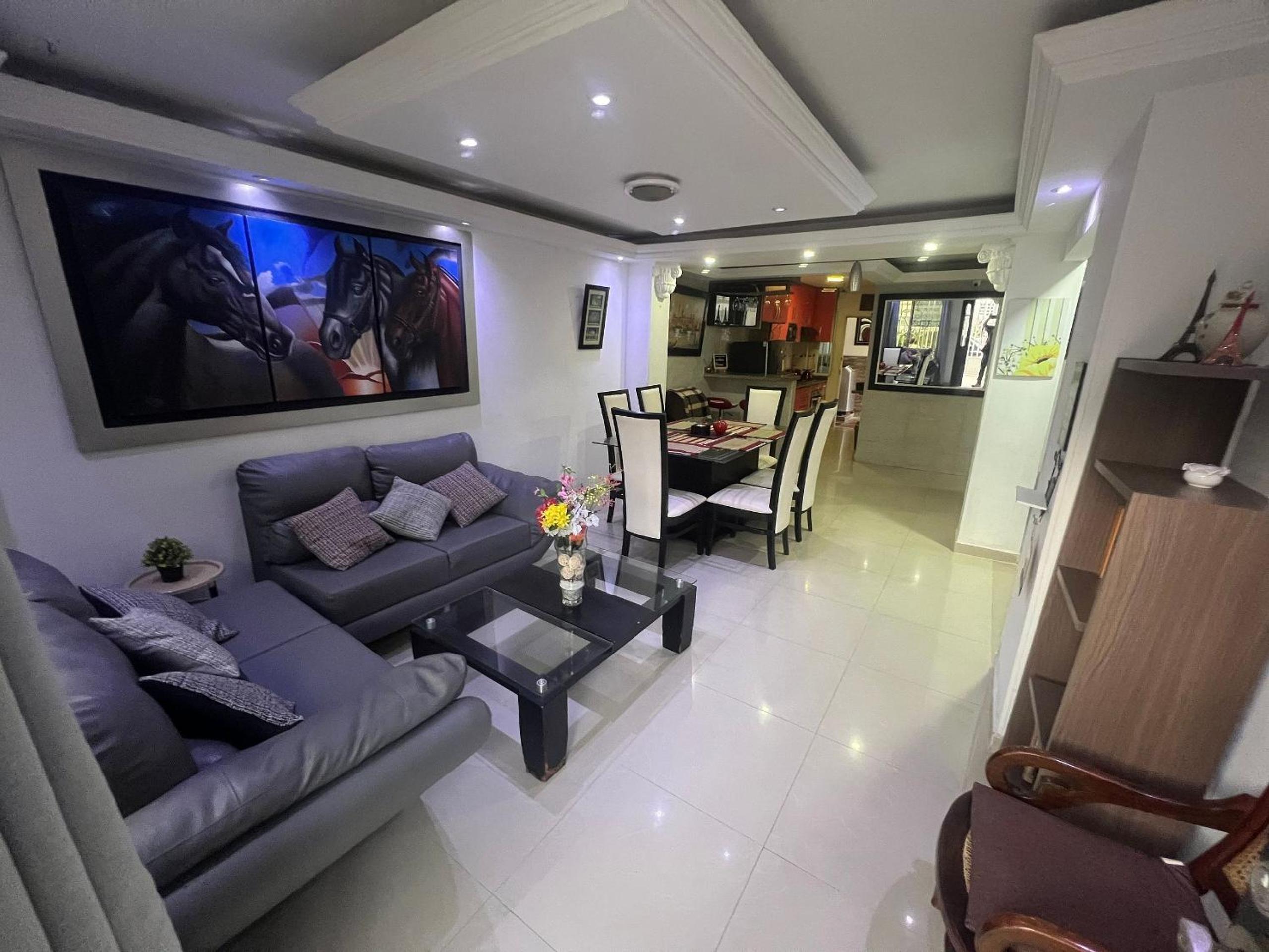 Casa 4 habitaciones a 5 min puerta de oro by Accommodo360