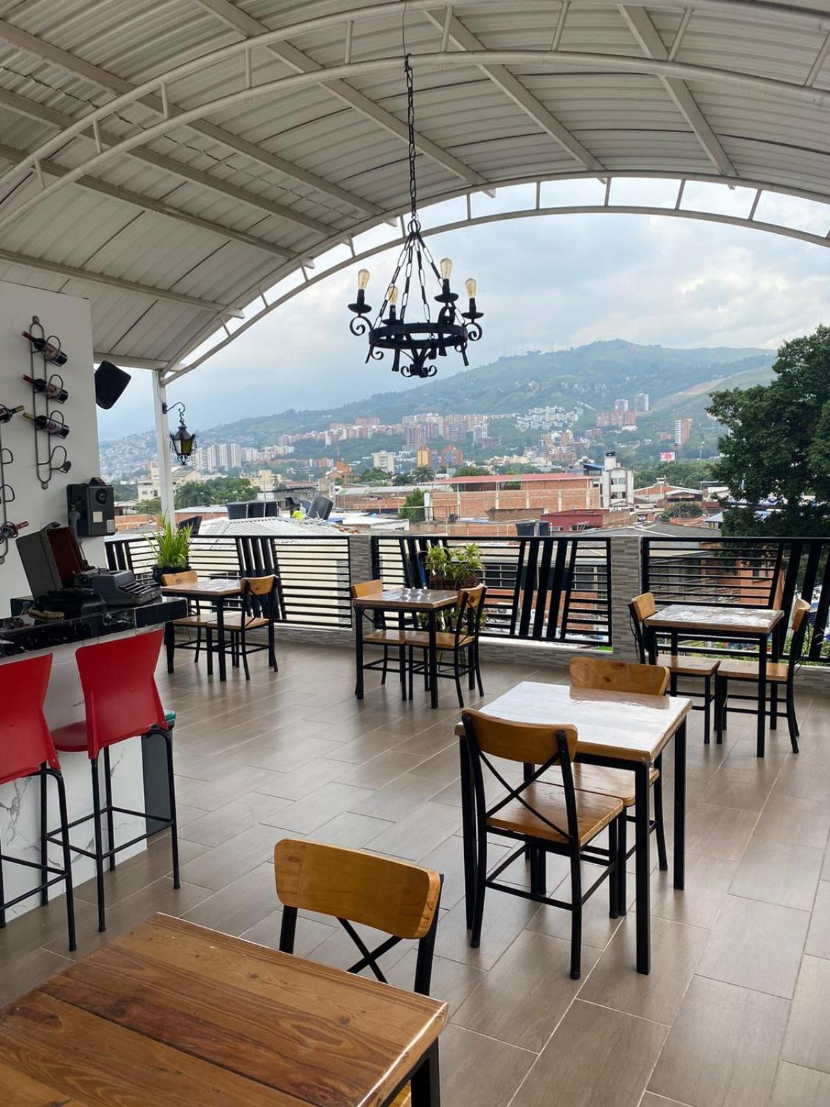 Hotel Alameda Plaza - Image 1