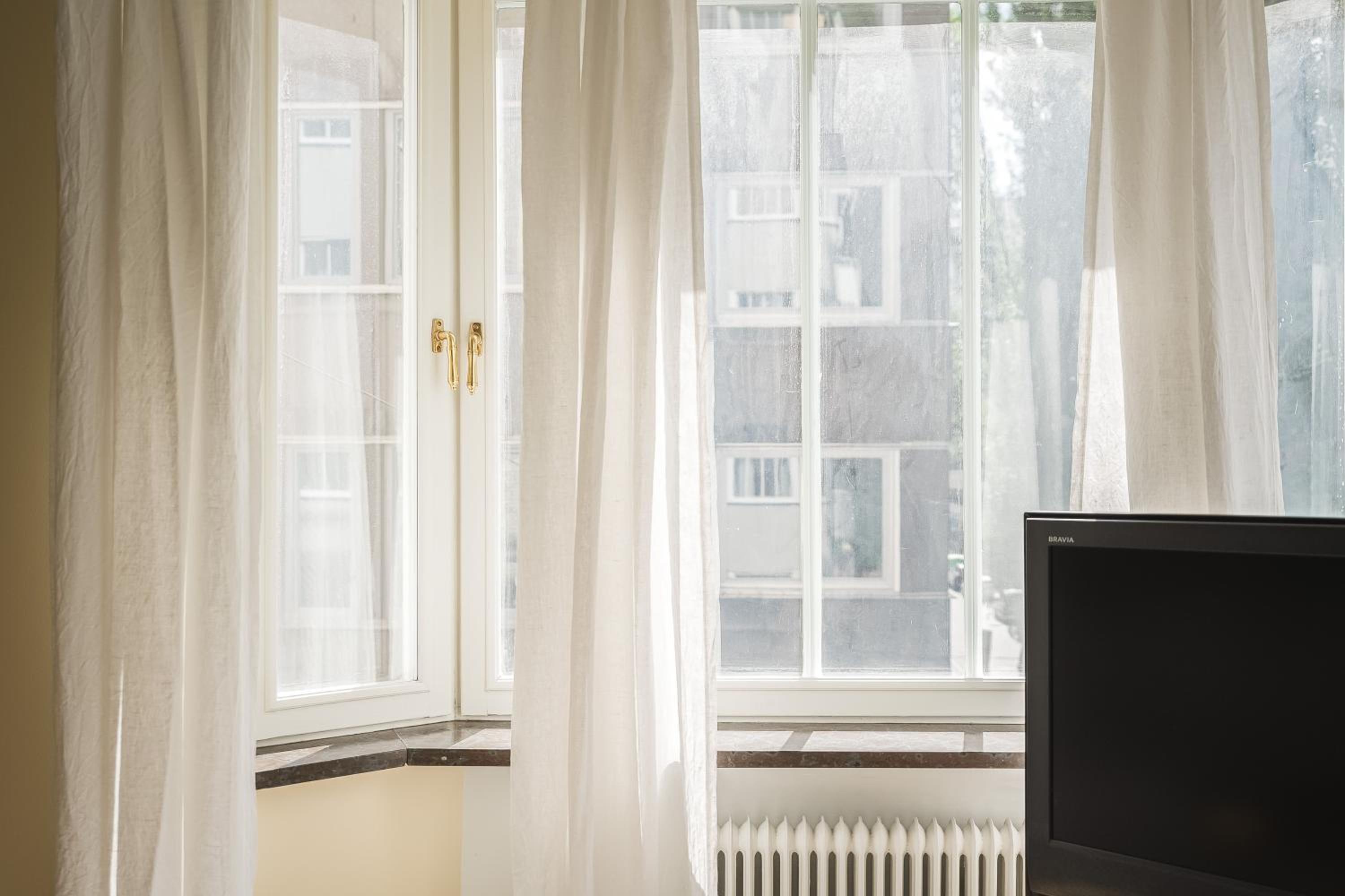 Prime Location City Apartment