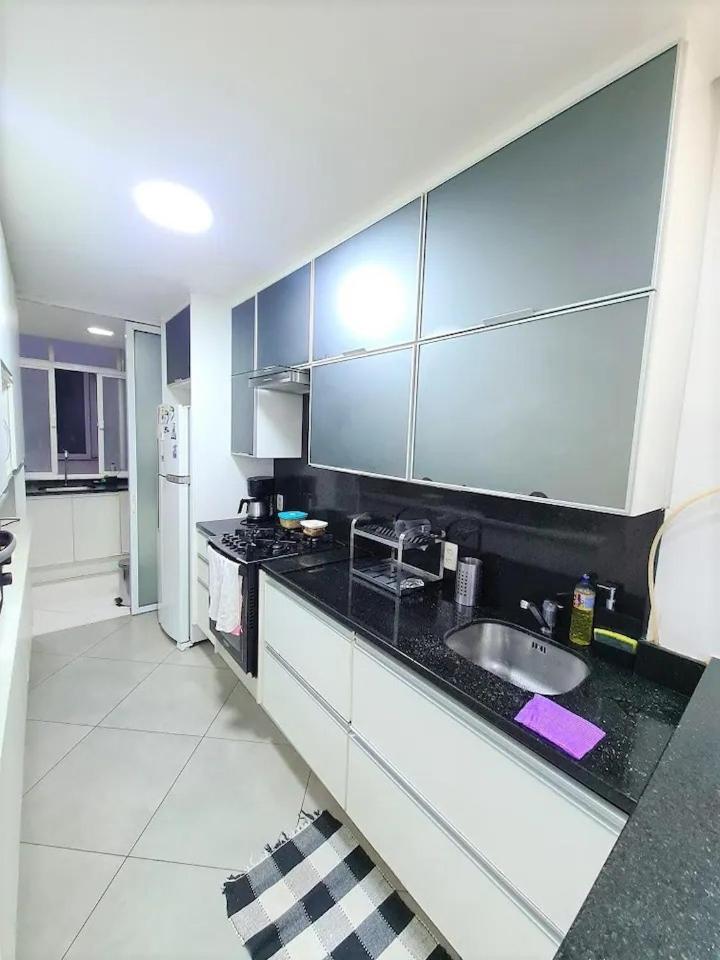 Apartamento 3 quartos, hidromassagem, garagem, duas quadras da praia do Leblon