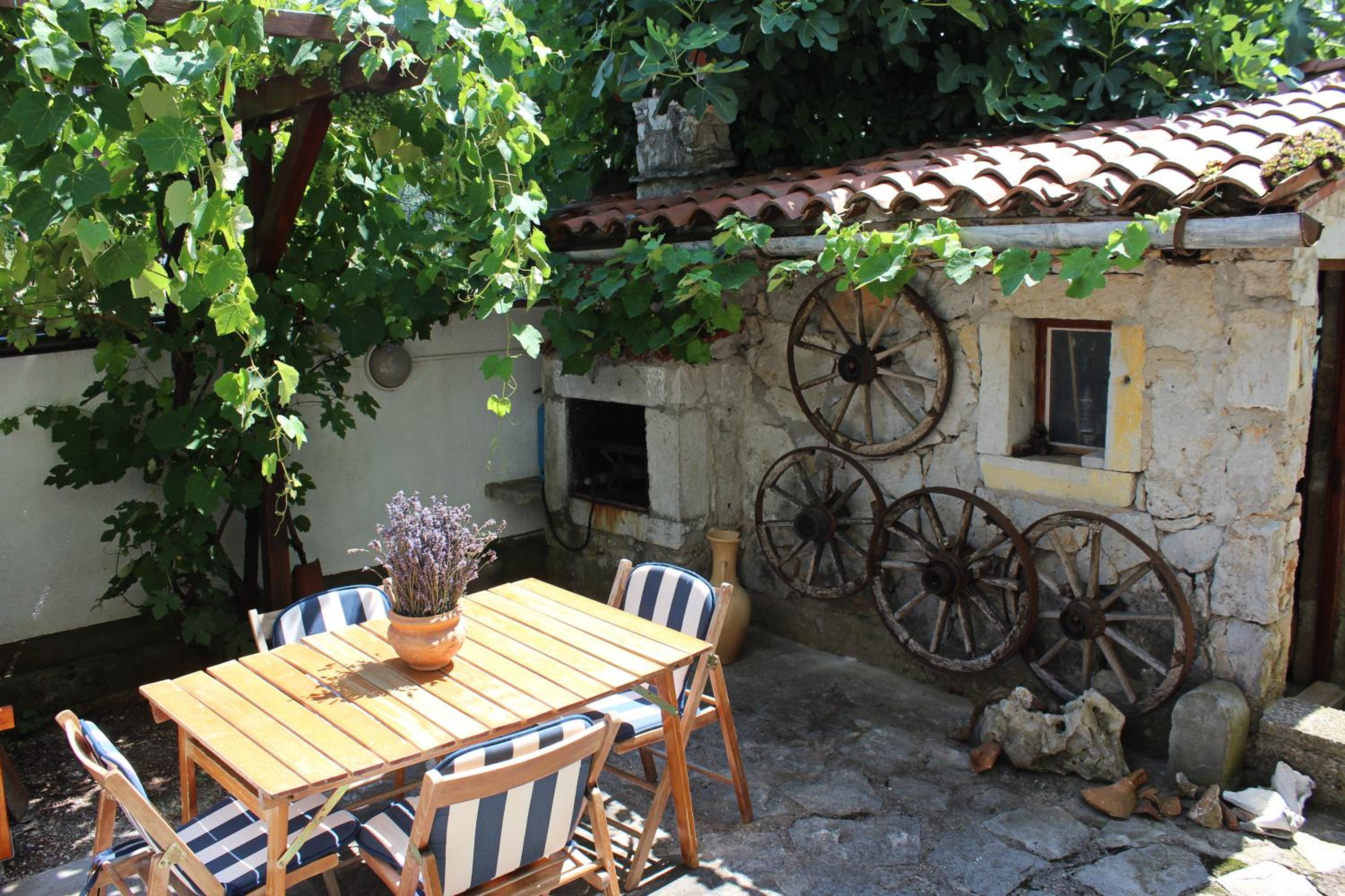 Drift Rock House view 3