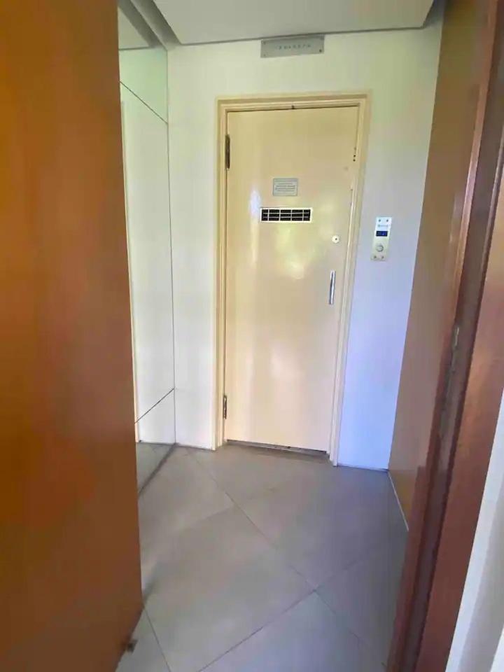 Apartamento 3 quartos, hidromassagem, garagem, duas quadras da praia do Leblon