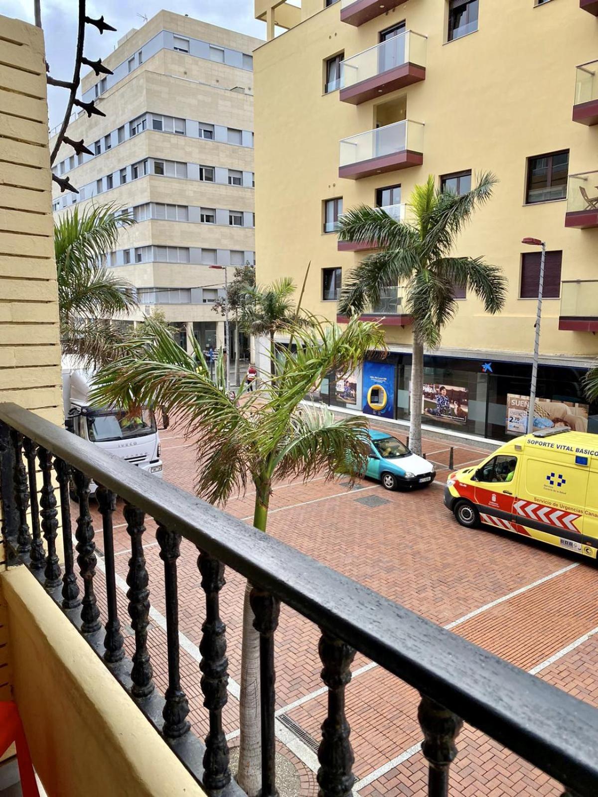 HFG Loft Moderno con terraza en calle peatonal junto a Las Canteras view 5