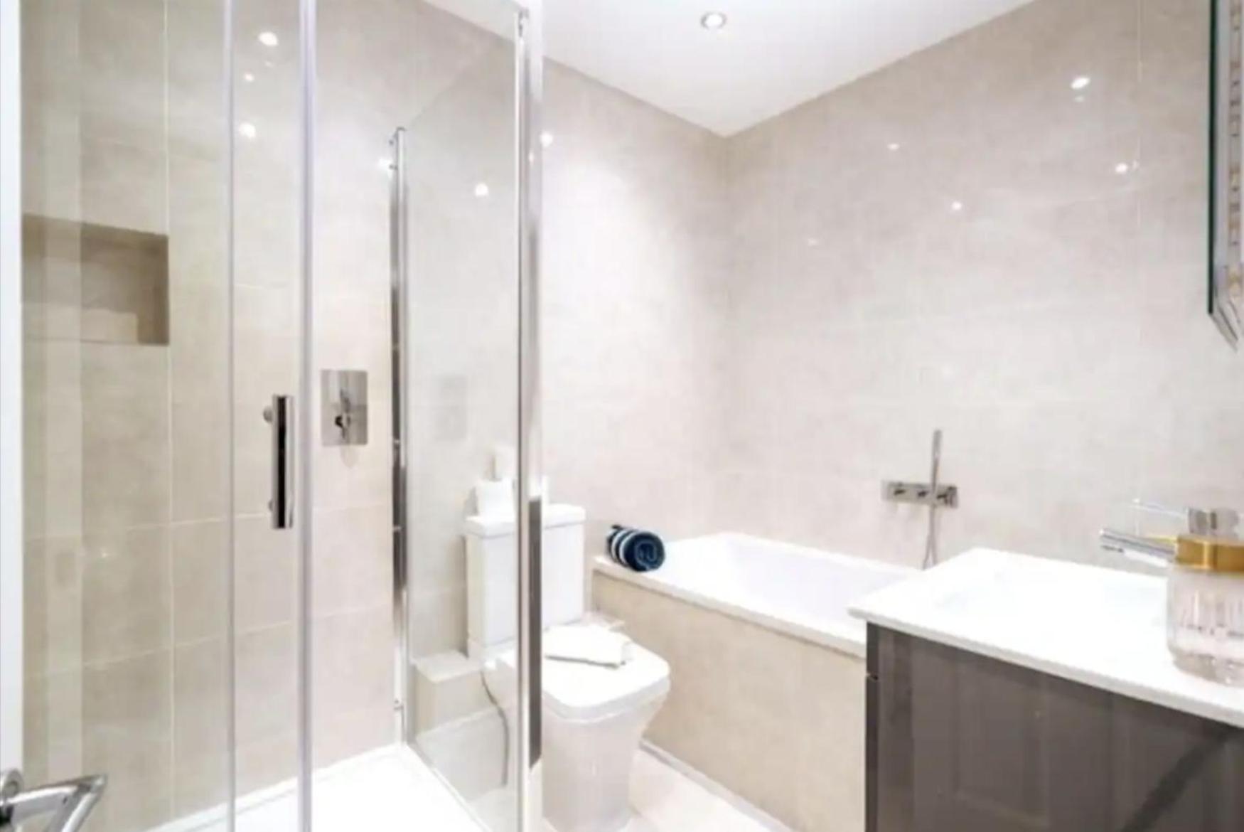 Niru Experience Jewel of Ifield Road 2BD 2BA