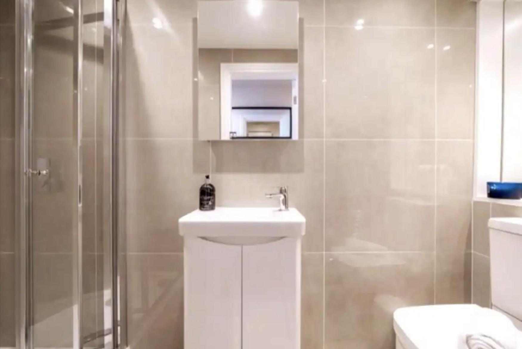 Niru Experience Jewel of Ifield Road 2BD 2BA
