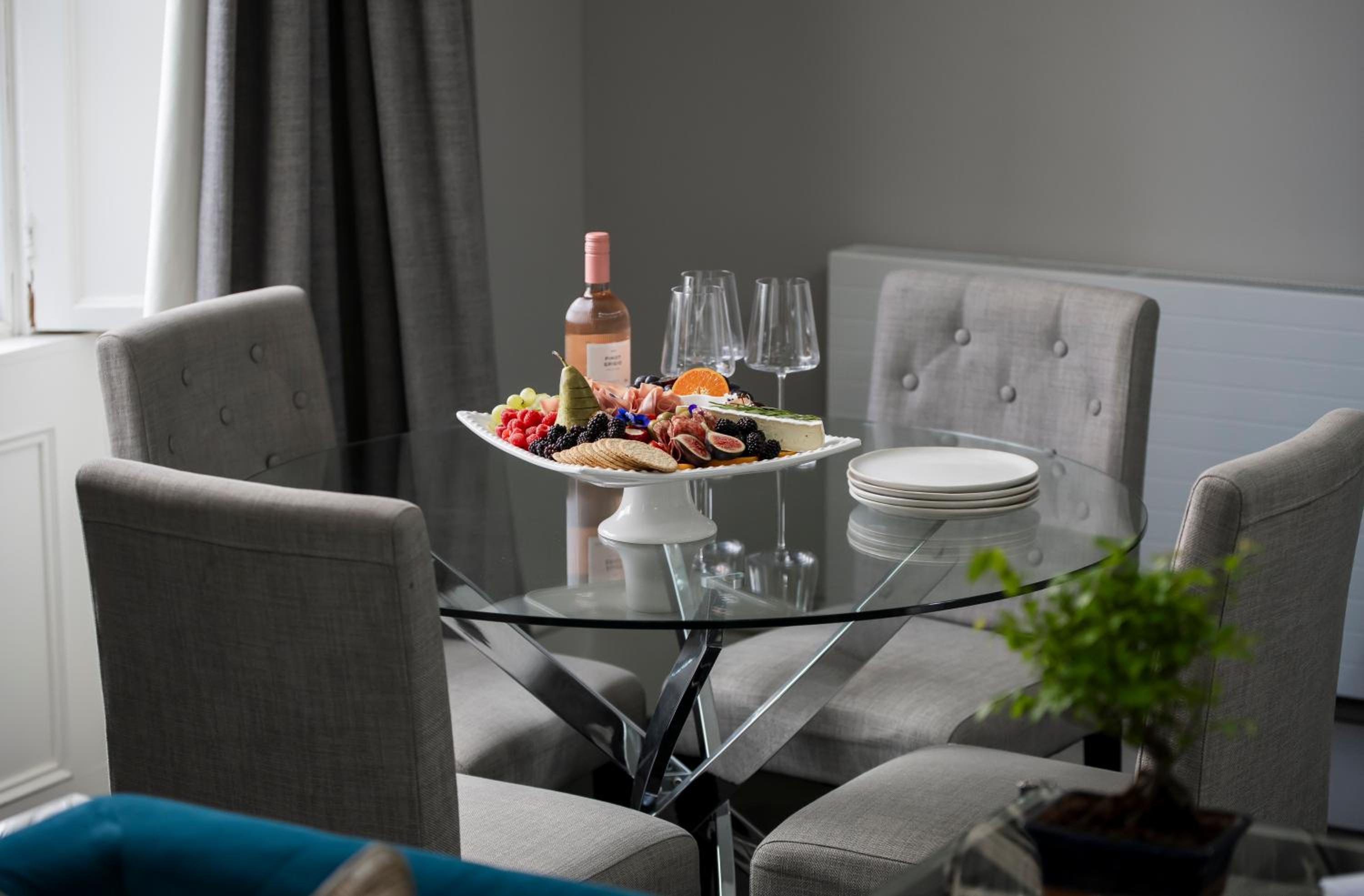 Hotel Tay Apartments - Image 1